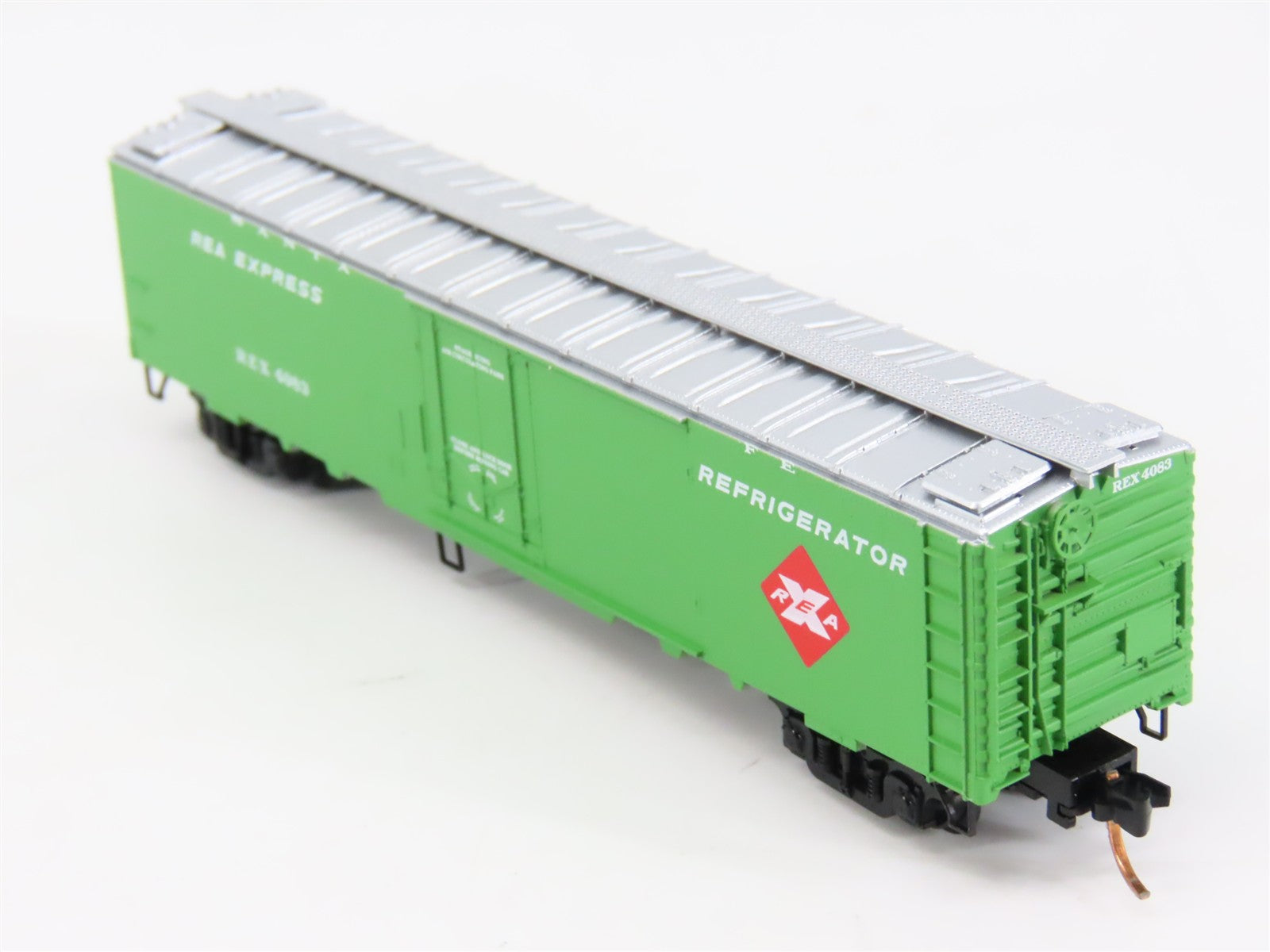 N Scale Micro-Trains MTL 52030 REX Santa Fe / REA 52' Express Reefer 4083 RTR