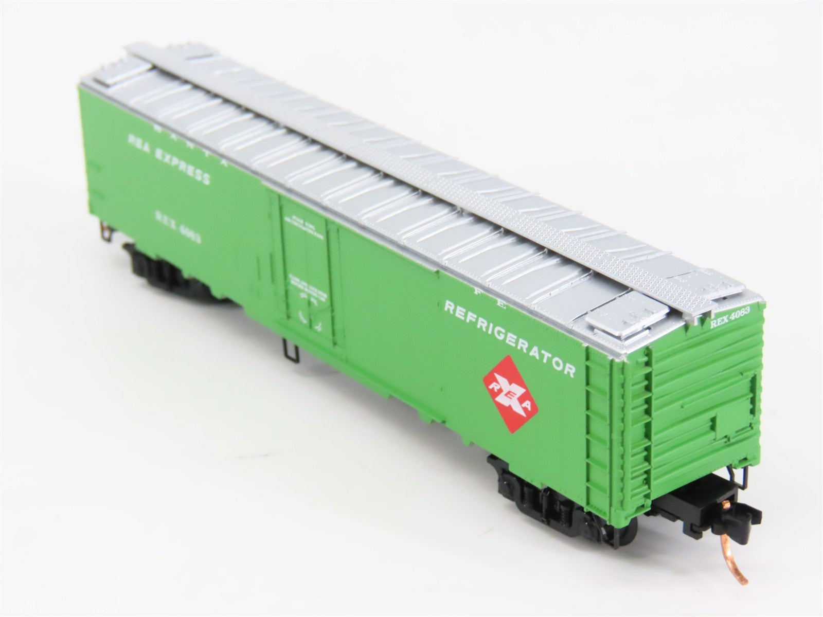 N Scale Micro-Trains MTL 52030 REX Santa Fe / REA 52' Express Reefer 4083 RTR
