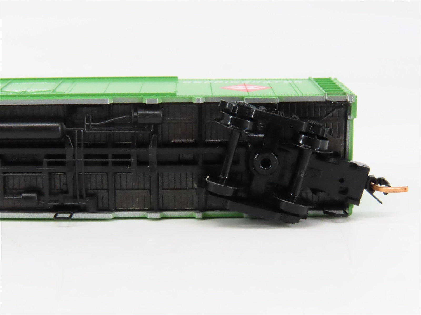 N Scale Micro-Trains MTL 52030 REX Santa Fe / REA 52' Express Reefer 4083 RTR