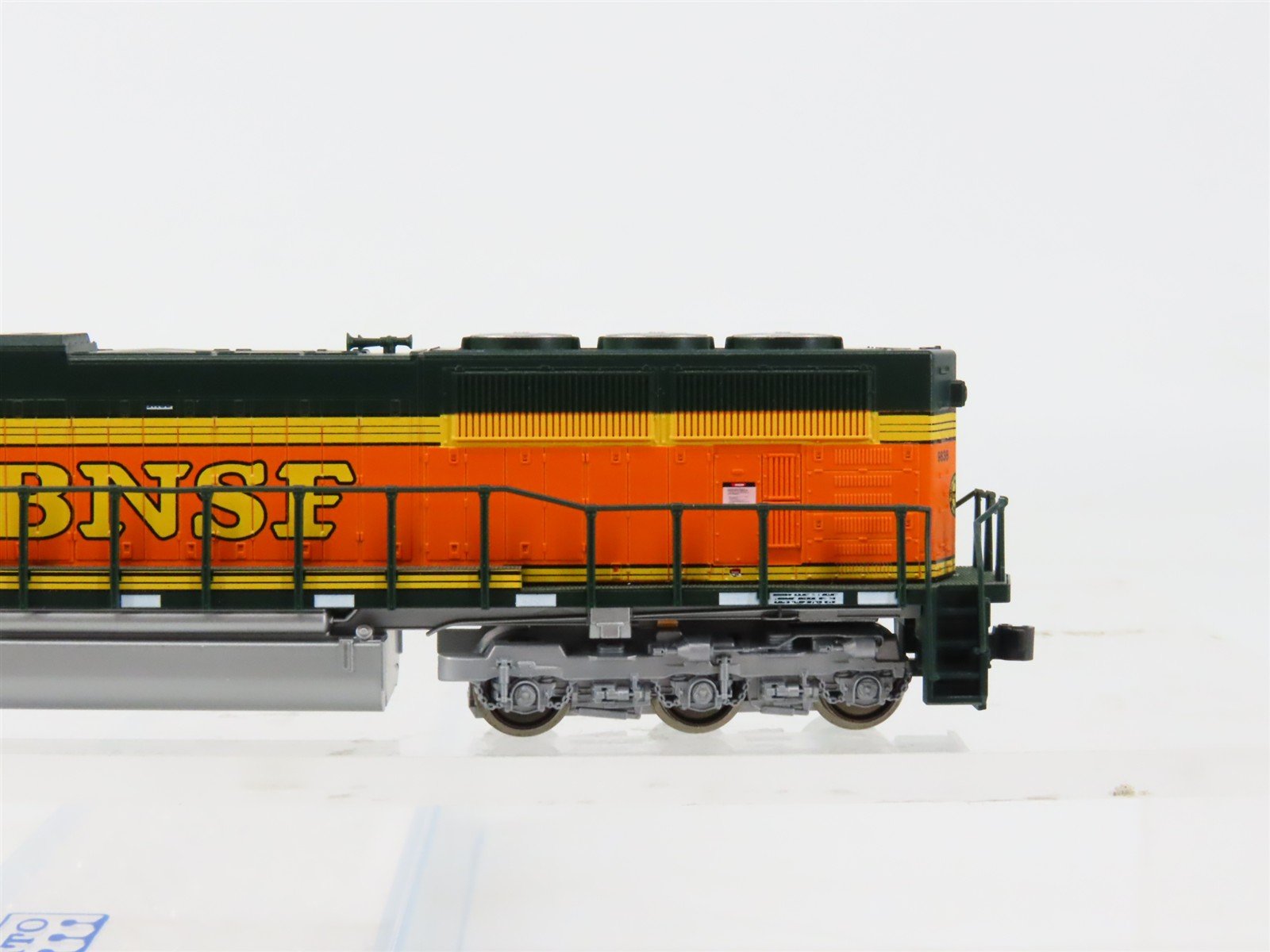 N Scale KATO 176-6303 BNSF Railway EMD SD70MAC Diesel #9838 DCC Ready