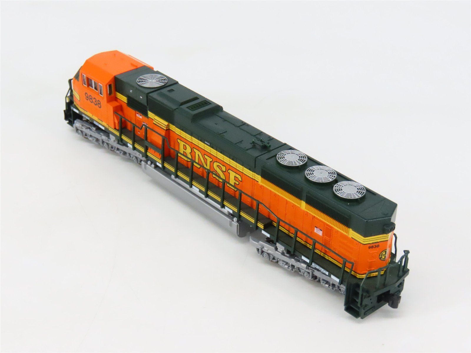 N Scale KATO 176-6303 BNSF Railway EMD SD70MAC Diesel #9838 DCC Ready