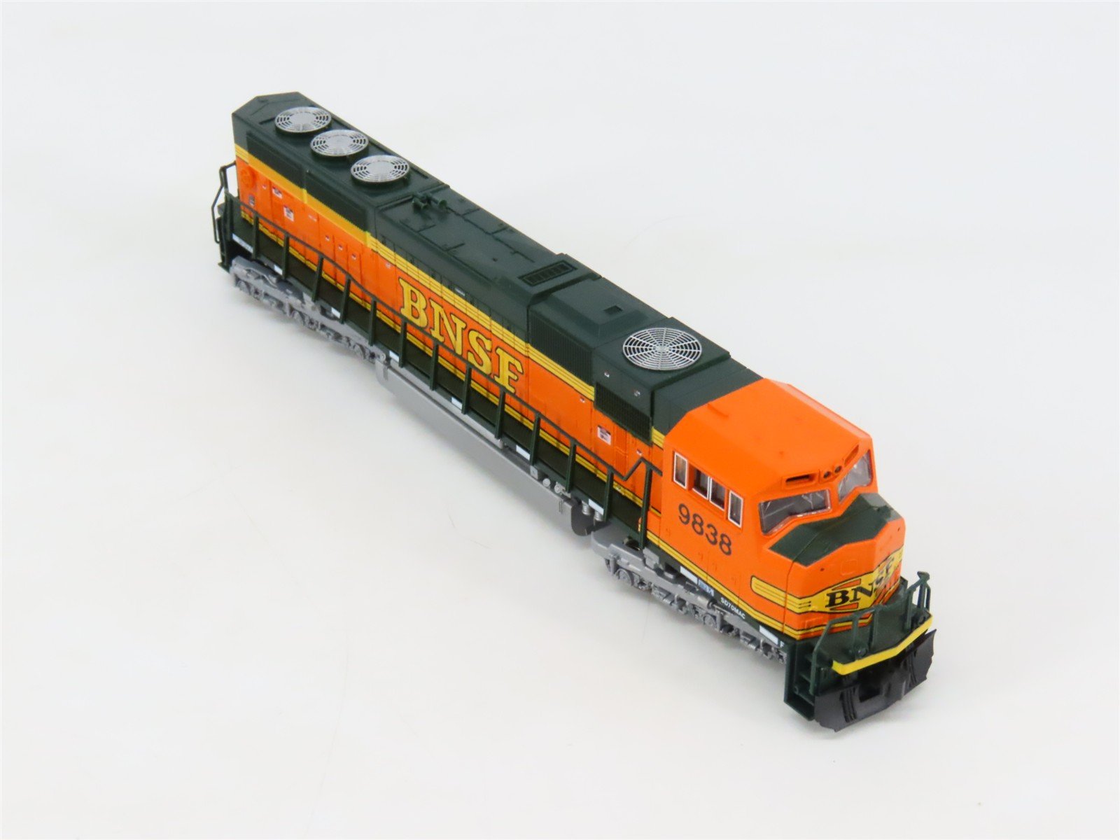 N Scale KATO 176-6303 BNSF Railway EMD SD70MAC Diesel #9838 DCC Ready