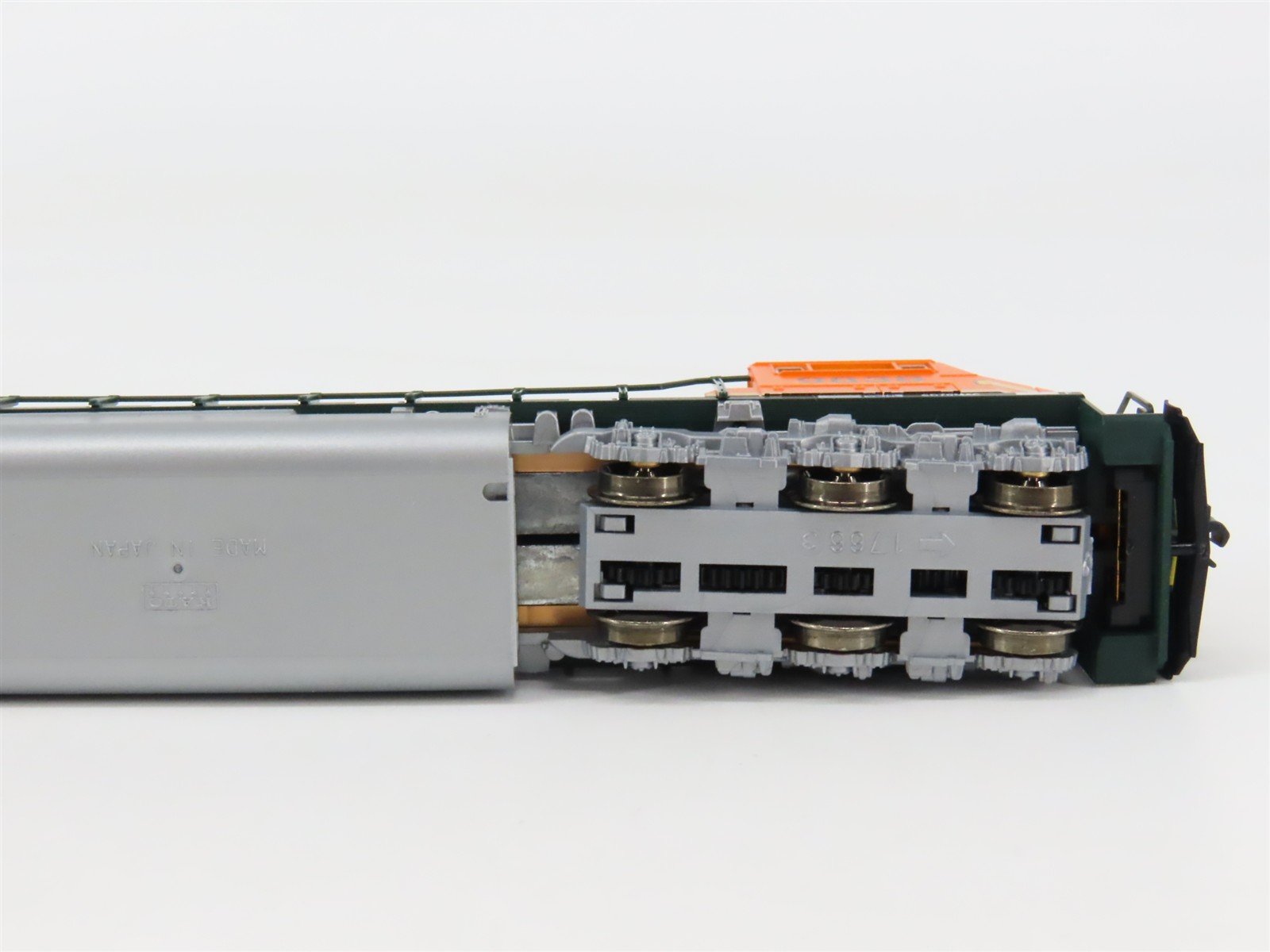 N Scale KATO 176-6303 BNSF Railway EMD SD70MAC Diesel #9838 DCC Ready