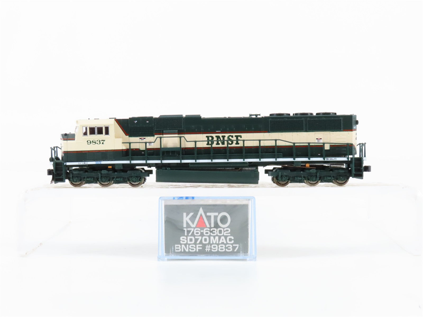 N Scale KATO 176-6302 BNSF Railway "BN Executive" SD70MAC Diesel Loco #9837
