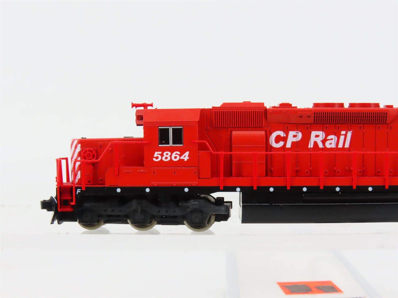 N Scale KATO 176-4905 CP Canadian Pacific EMD SD40-2 Diesel #5864 DC
