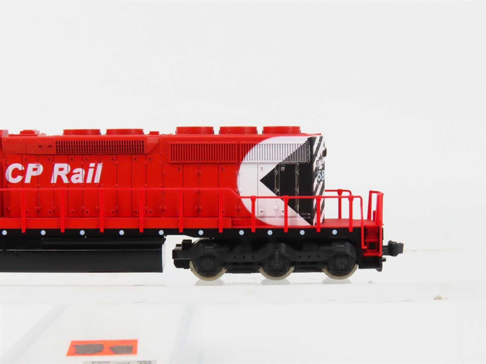 N Scale KATO 176-4905 CP Canadian Pacific EMD SD40-2 Diesel #5864 DC