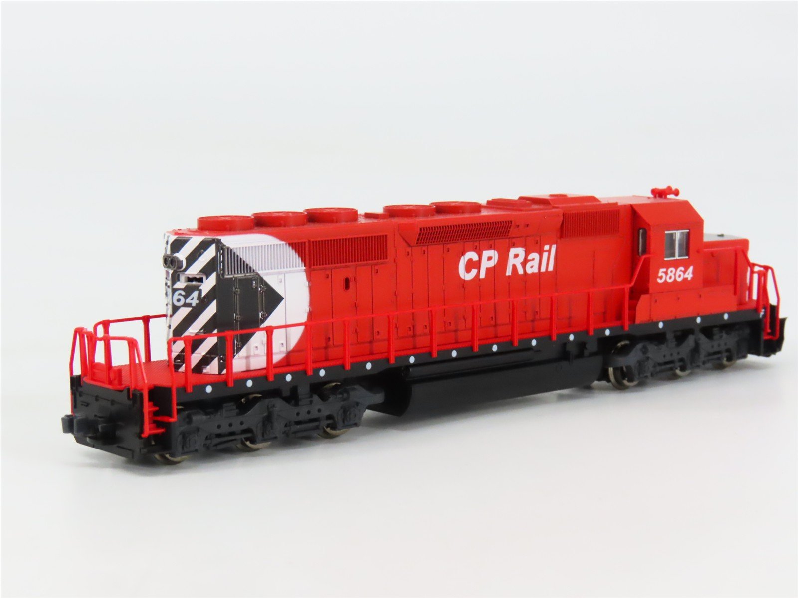 N Scale KATO 176-4905 CP Canadian Pacific EMD SD40-2 Diesel #5864 DC
