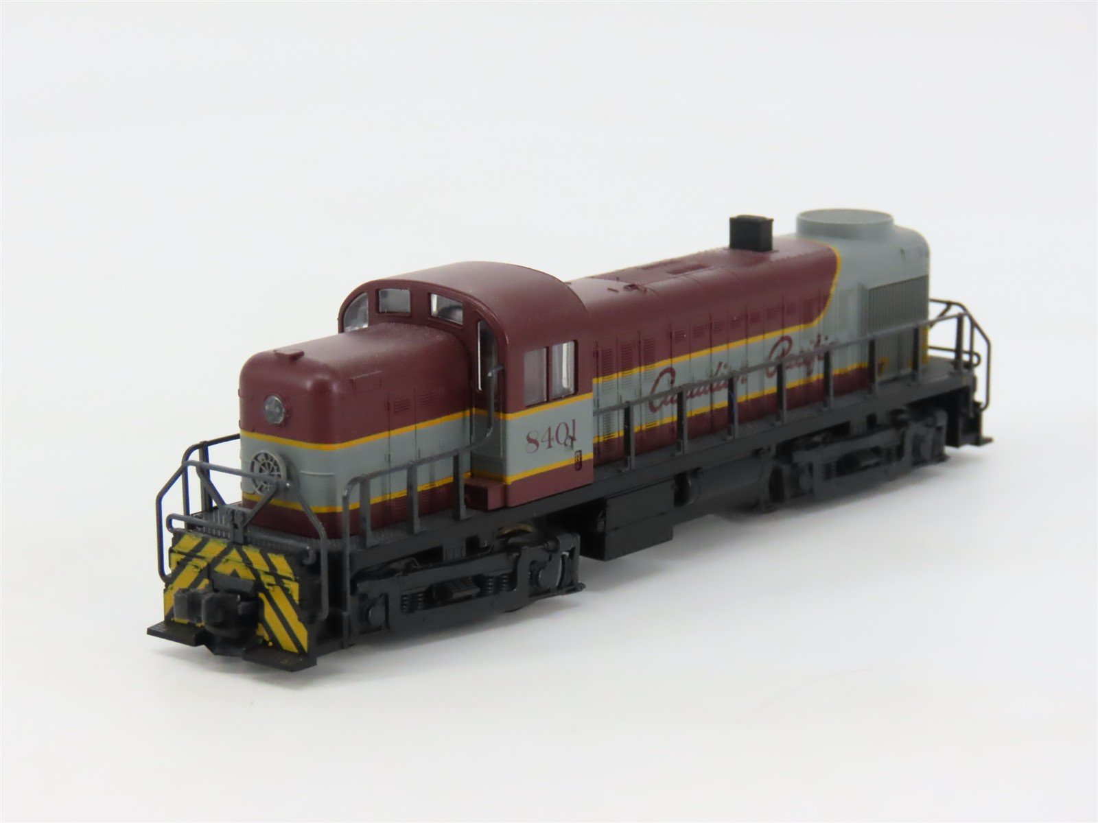 N Scale KATO 176-4601 CP Canadian Pacific Alco RS-2 Diesel #8401 DC