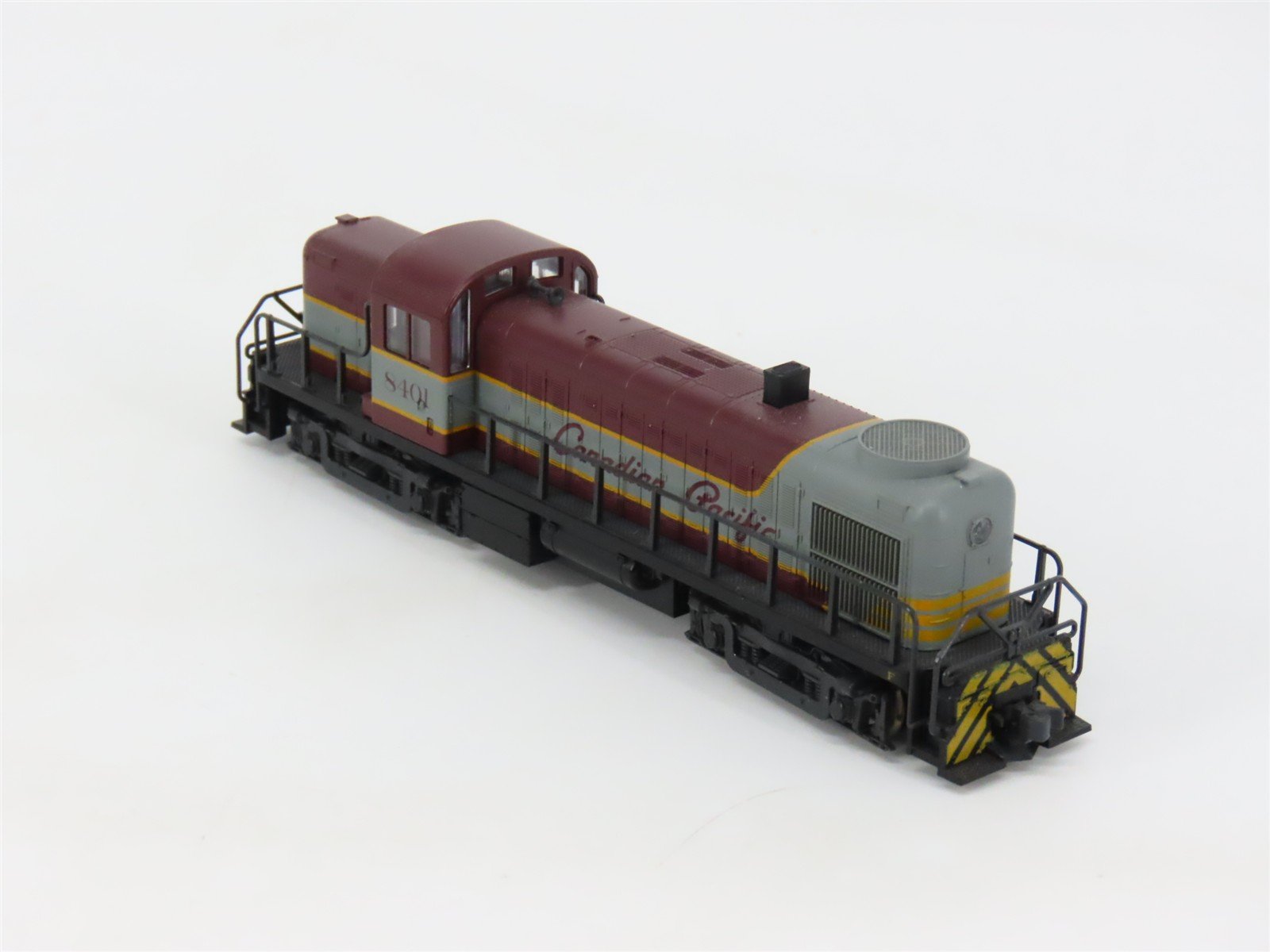 N Scale KATO 176-4601 CP Canadian Pacific Alco RS-2 Diesel #8401 DC