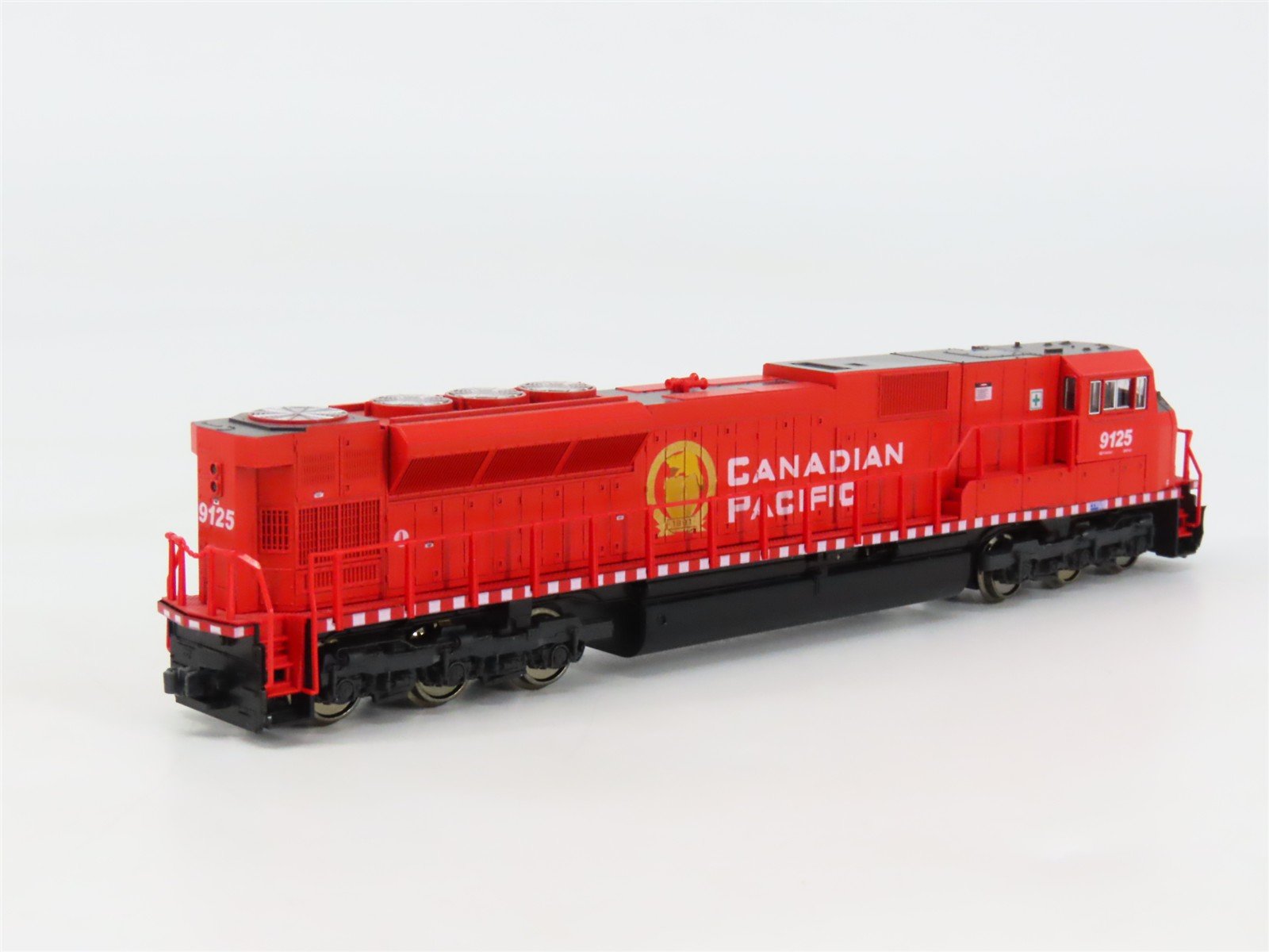 N Scale KATO 176-5602 CP Canadian Pacific EMD SD90/43MAC Diesel #9125 DCC Ready
