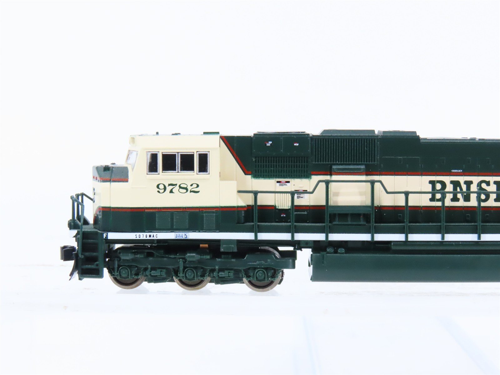 N Scale KATO 176-6301 BNSF Railway EMD SD70MAC Diesel #9782 DCC Ready