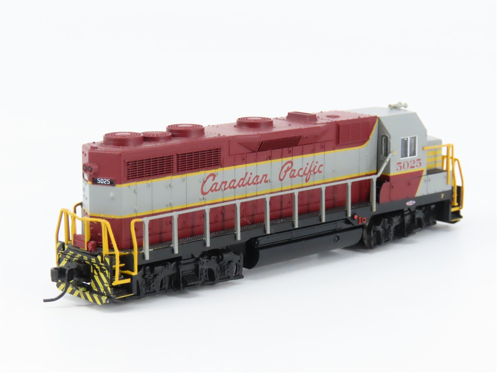 N Scale Atlas 46508 CP Canadian Pacific GP-35 Diesel #5025 DC