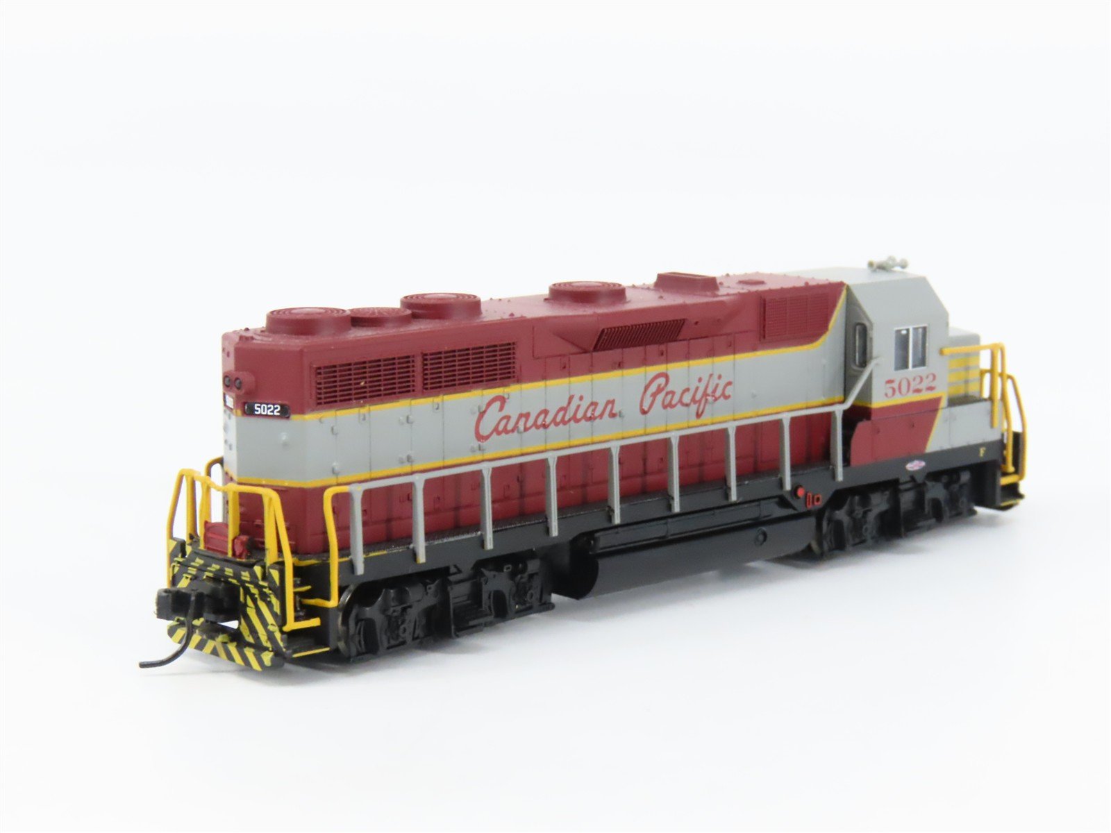 N Scale Atlas 46507 CP Canadian Pacific GP-35 Diesel #5022 DC