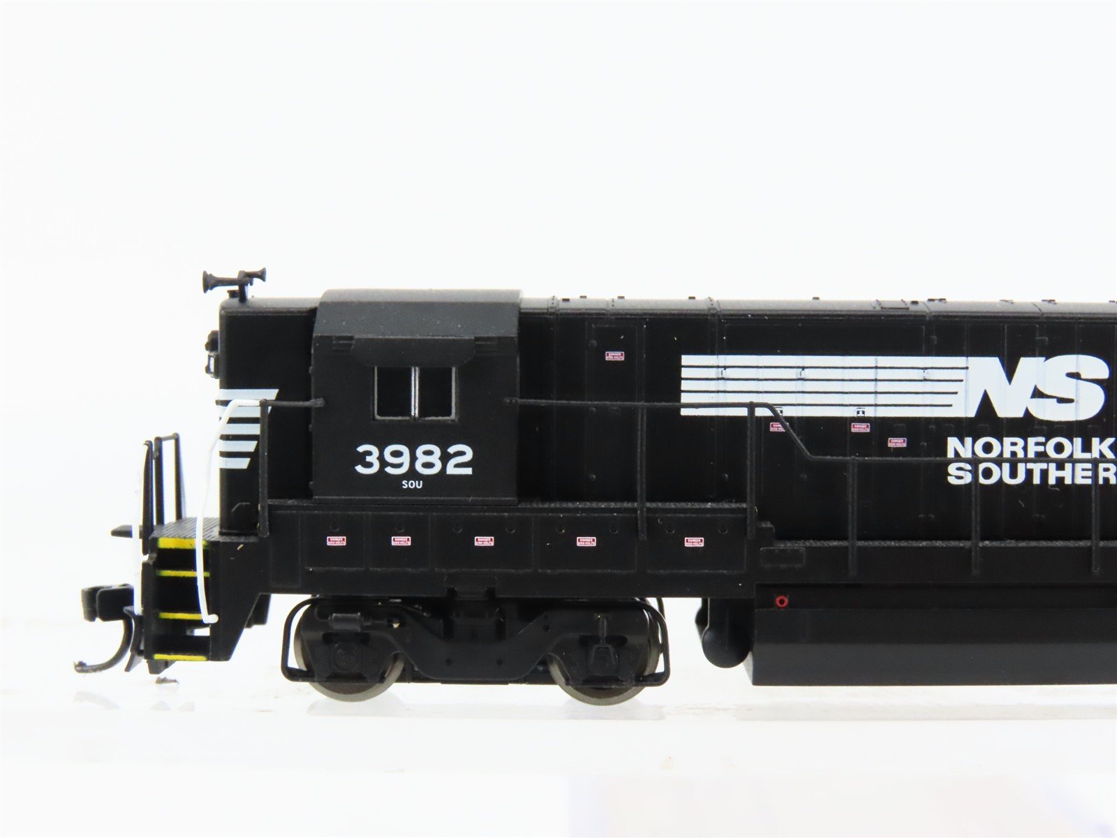 N Scale Atlas 49718 NS Norfolk Southern GE B23-7 Diesel #3982 DCC Ready