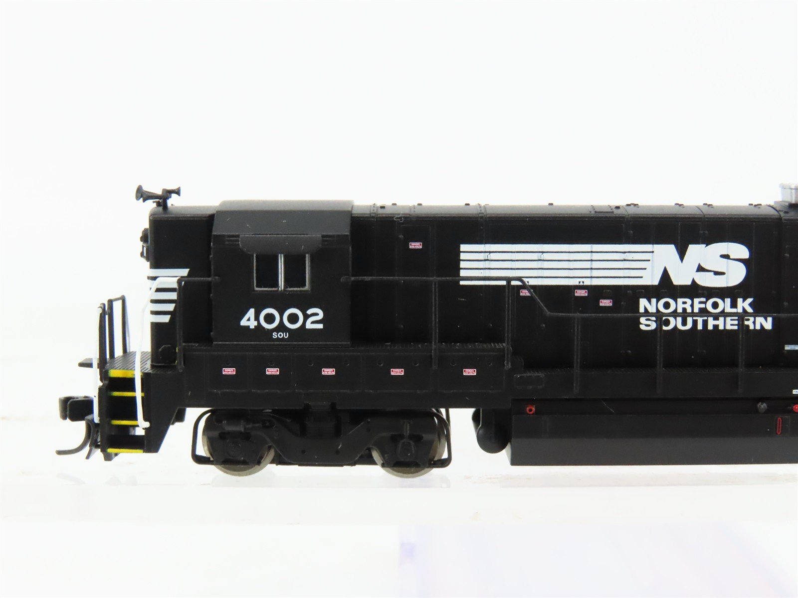 N Scale Atlas 49719 NS Norfolk Southern GE B23-7 Diesel #4002 DCC Ready