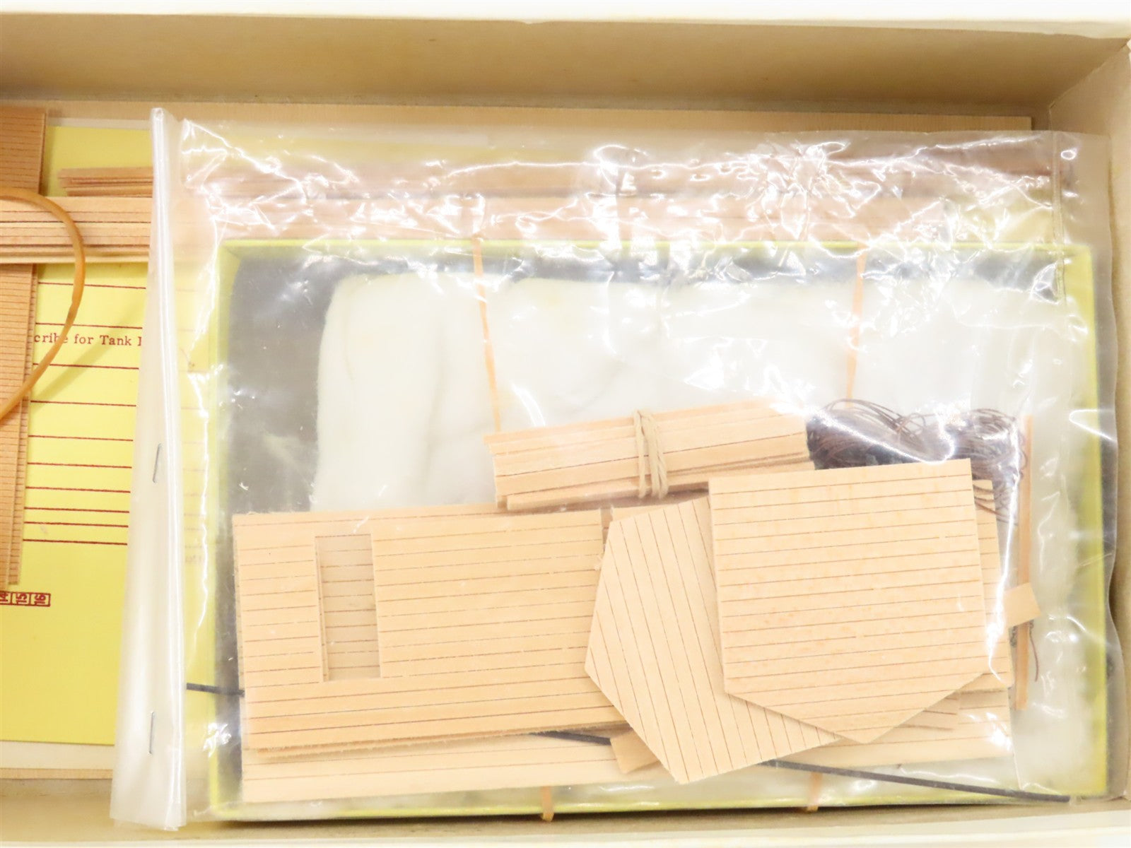 HO 1/87 Fine Scale Miniatures Kit No. 125 Water Tank & Tool Shed