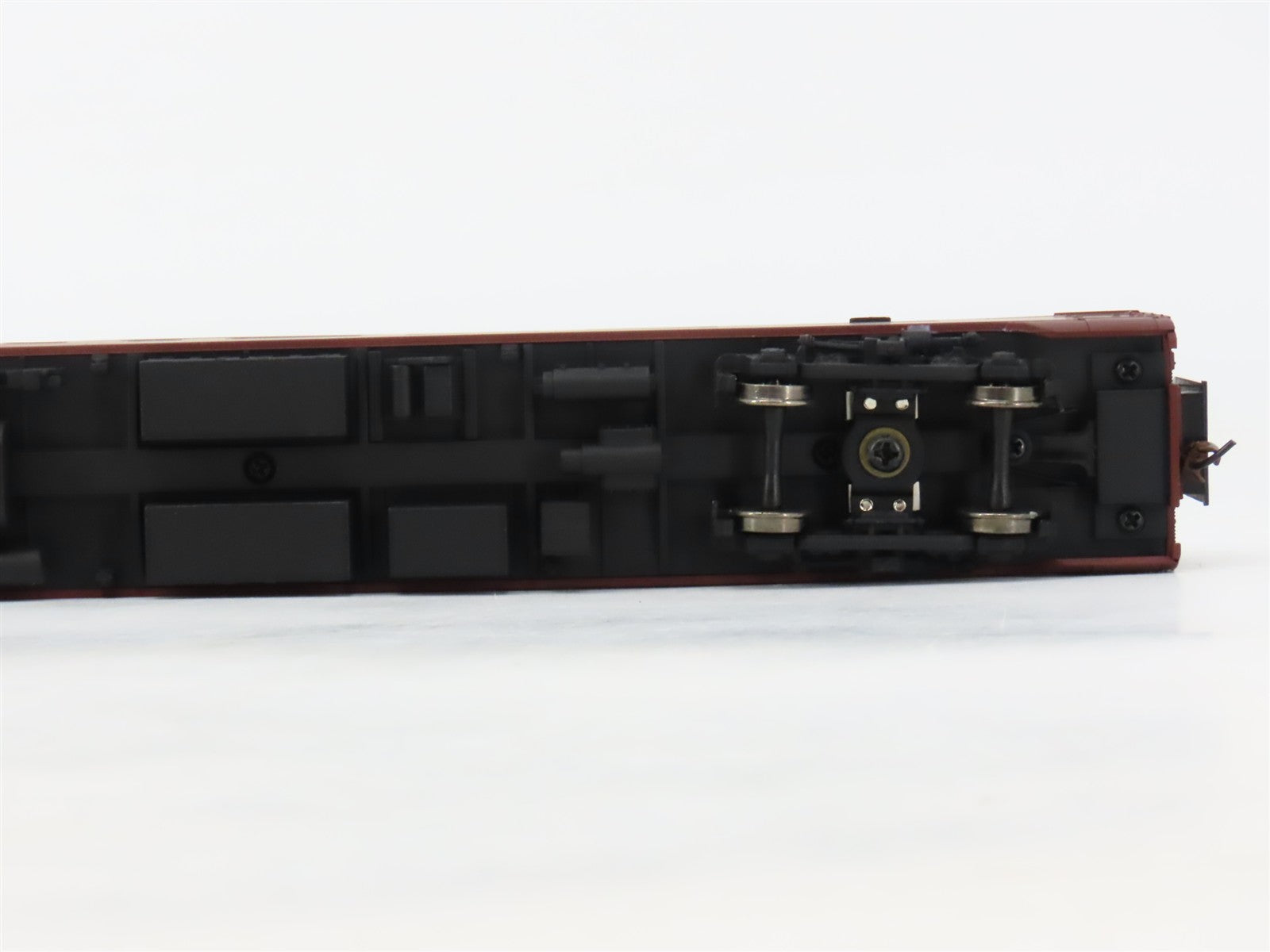 HO Scale Walthers 932-6767 Pennsylvania Pullman-Standard 52-Seat Coach RTR