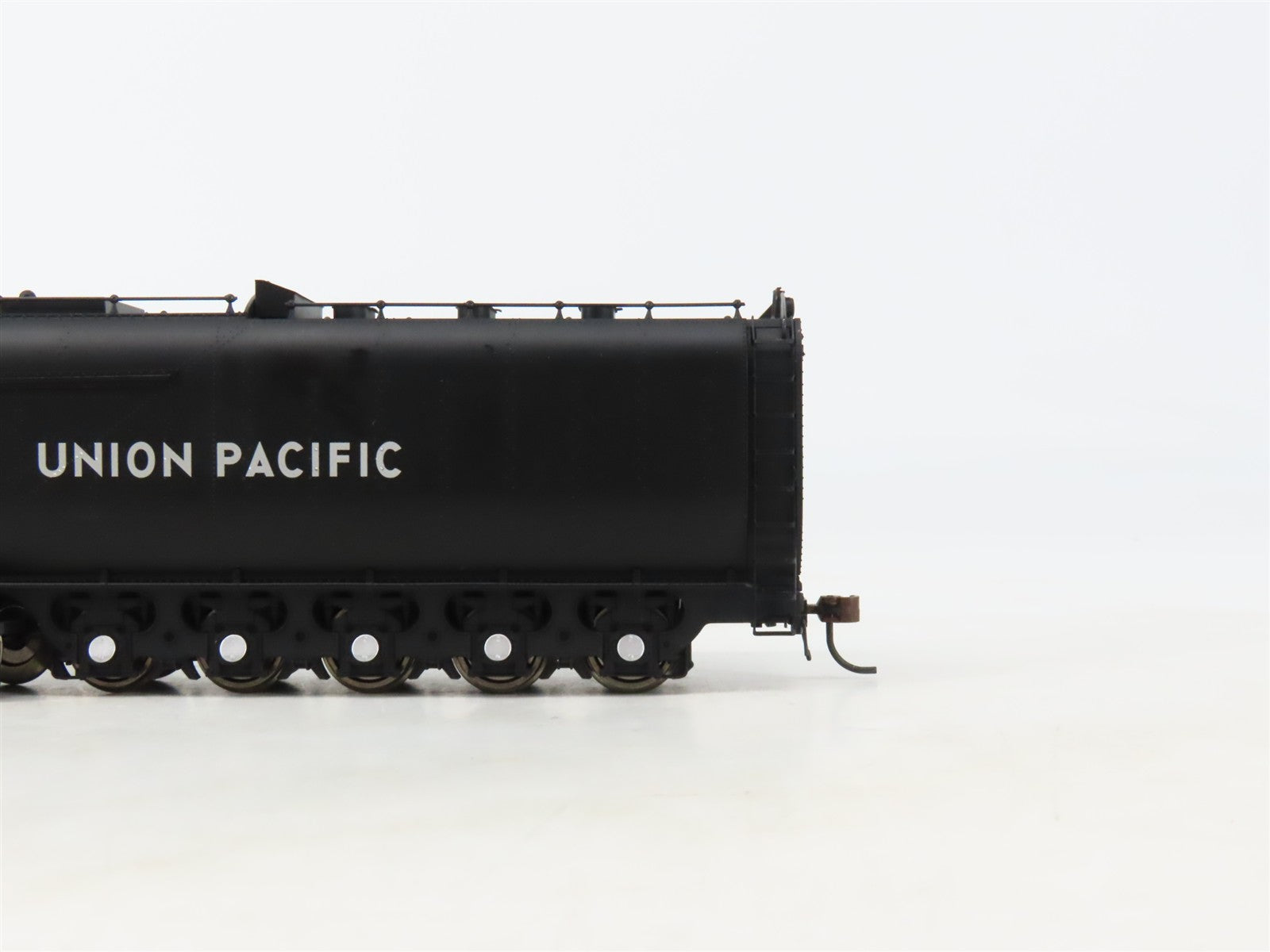 HO Scale Athearn Genesis G97274 UP Union Pacific 4-8-4 Steam #844 wDCC & Sound