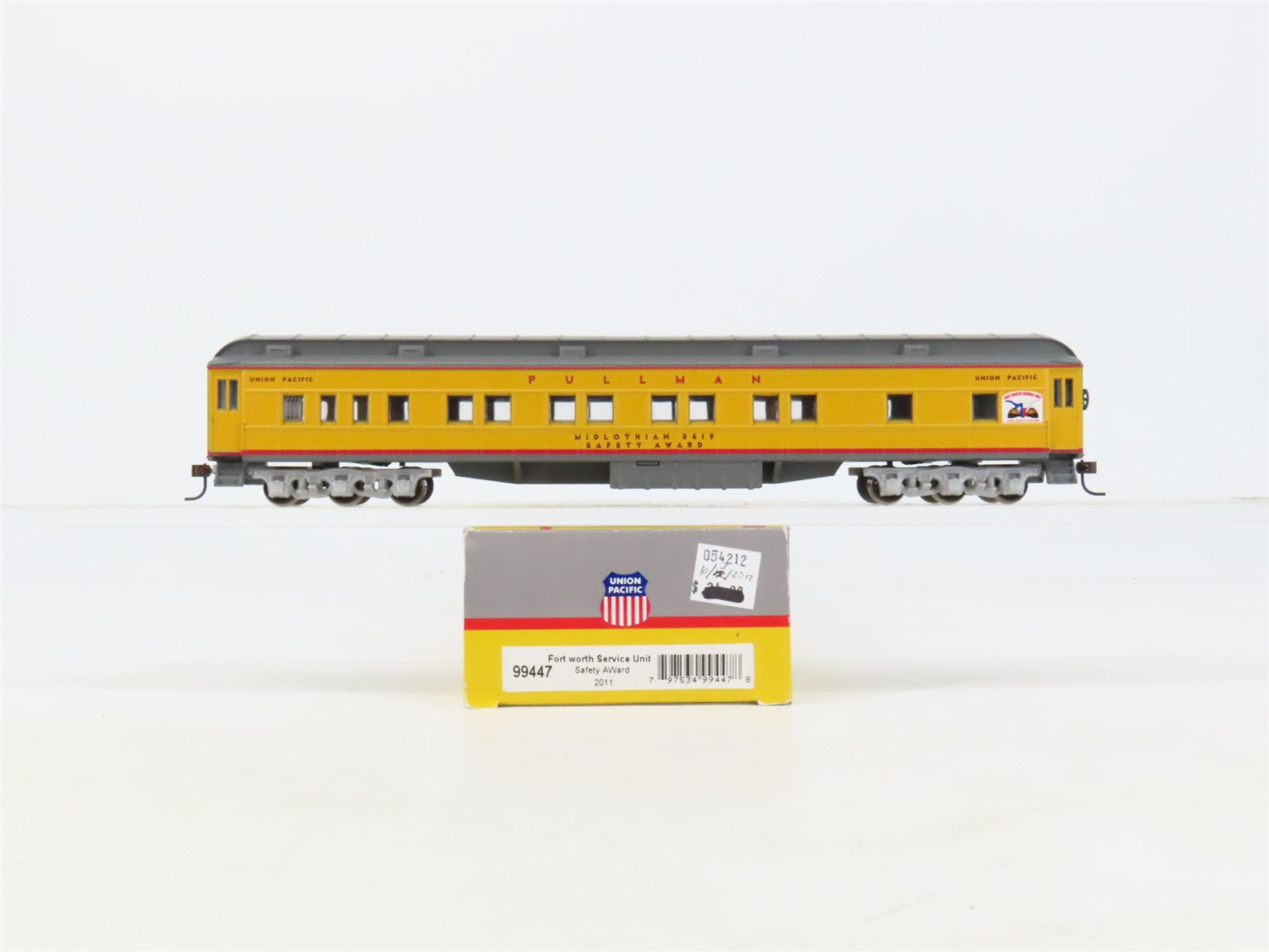HO Scale Athearn 99447 UP Union Pacific Coach Passenger Car Safety Award