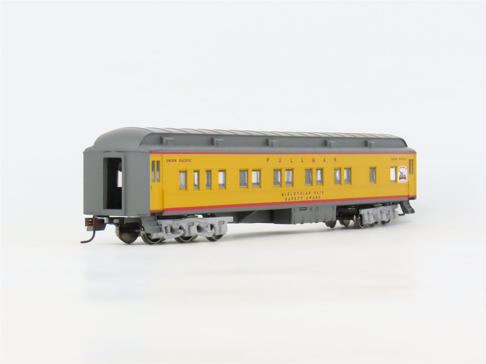 HO Scale Athearn 99447 UP Union Pacific Coach Passenger Car Safety Award
