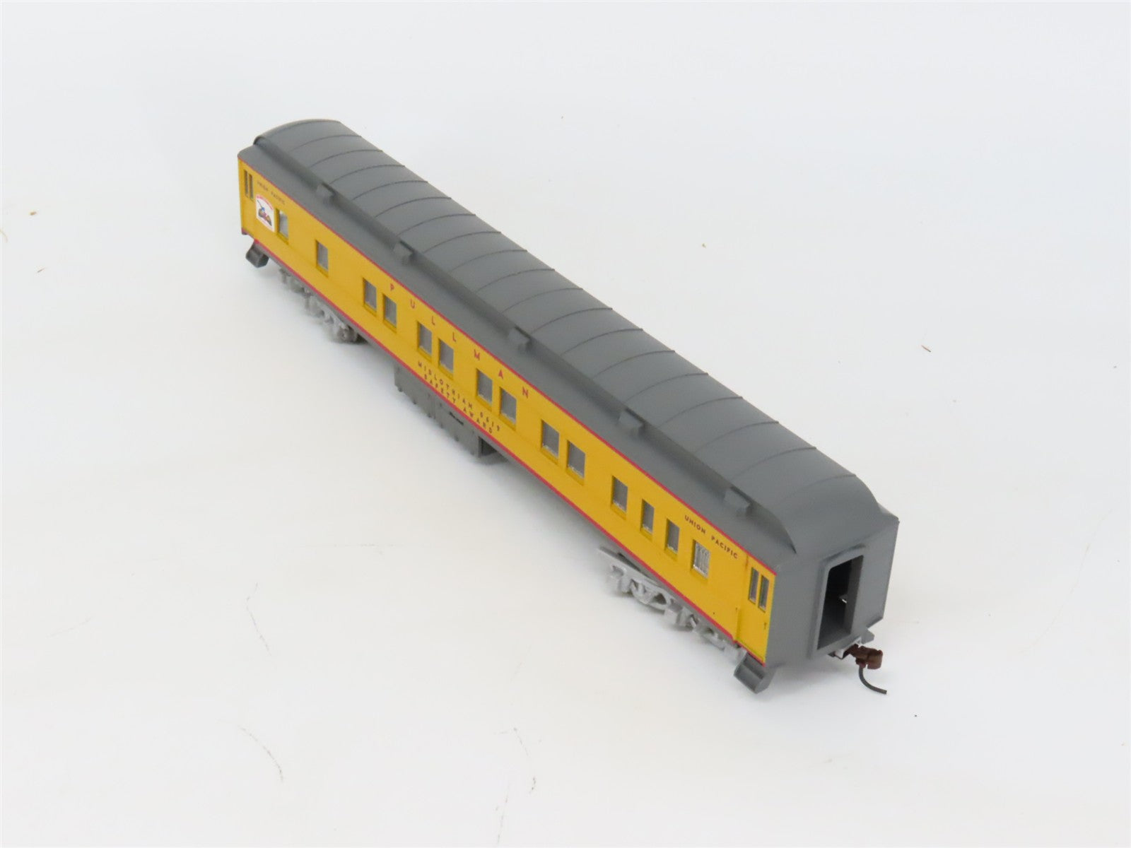 HO Scale Athearn 99447 UP Union Pacific Coach Passenger Car Safety Award