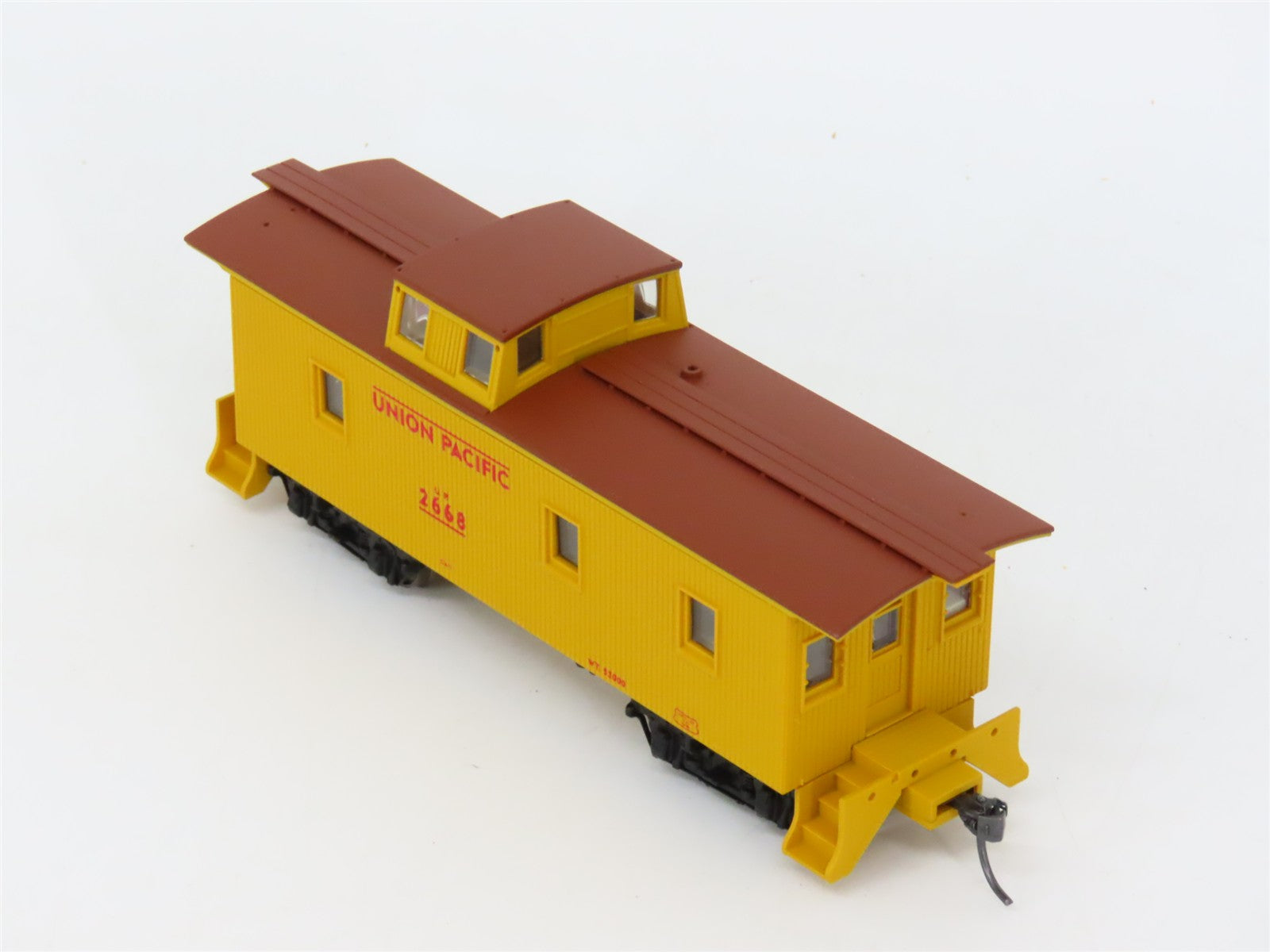 HO Scale Walthers RTR 932-7541 UP Union Pacific CA-1 Wood Caboose #2668