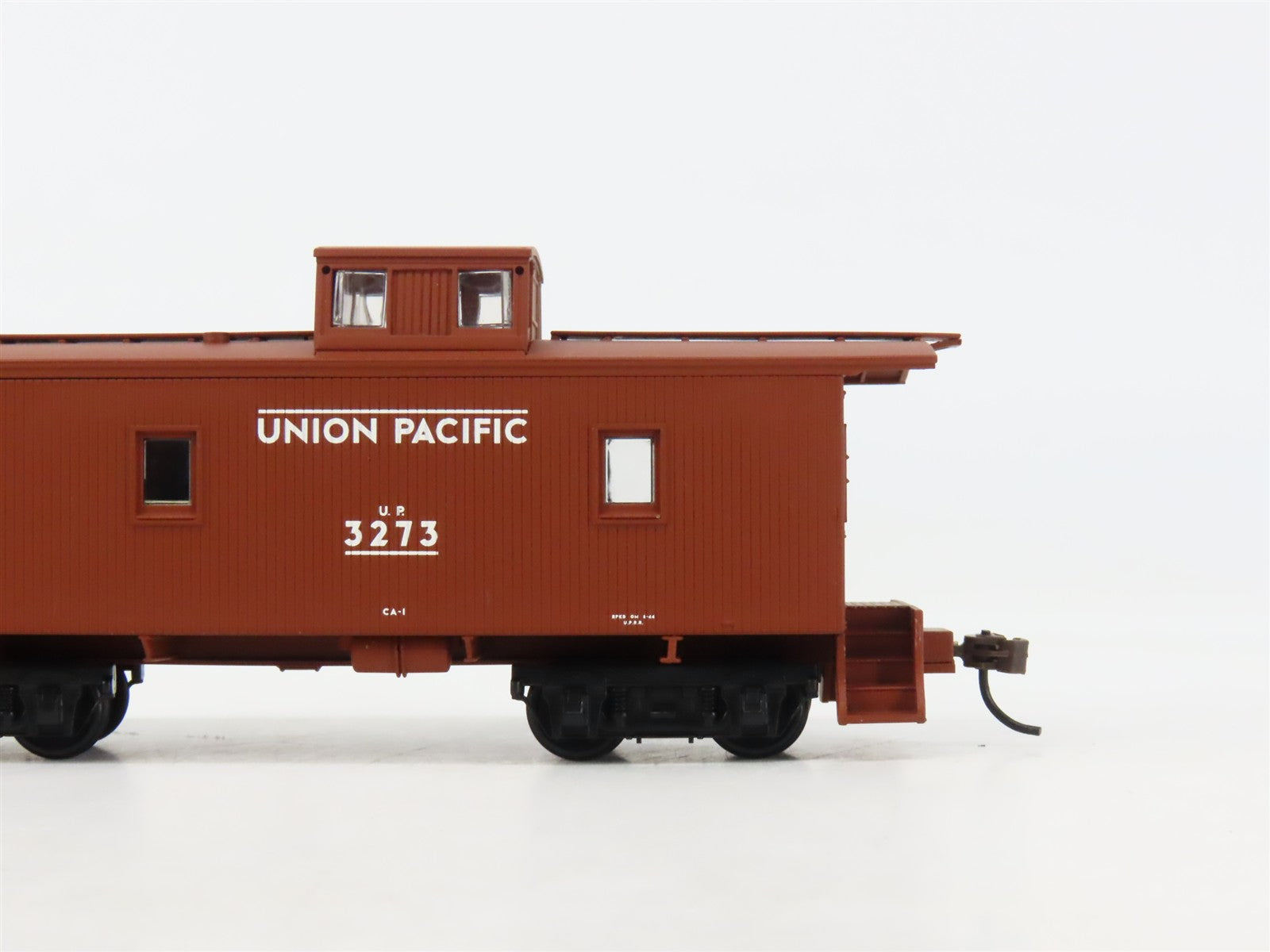 HO Scale Walthers RTR 932-7542 UP Union Pacific CA-1 Wood Caboose #3273