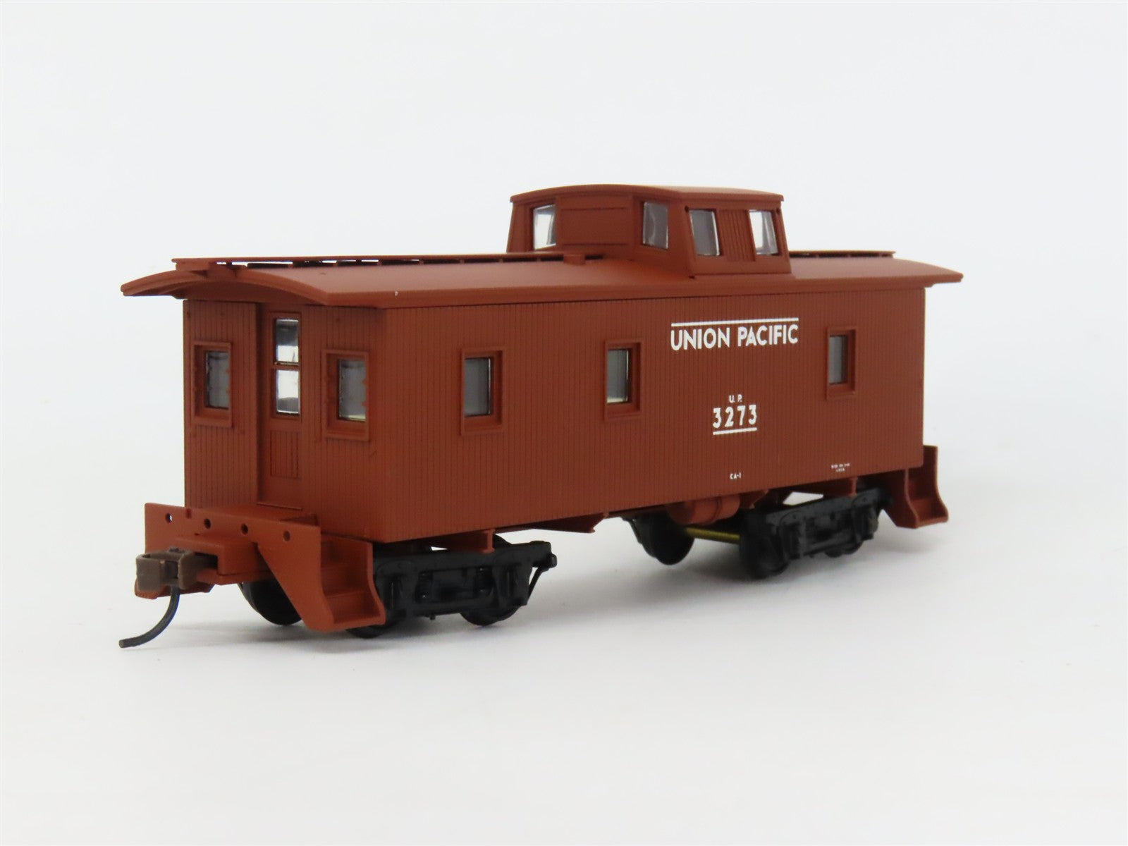 HO Scale Walthers RTR 932-7542 UP Union Pacific CA-1 Wood Caboose #3273