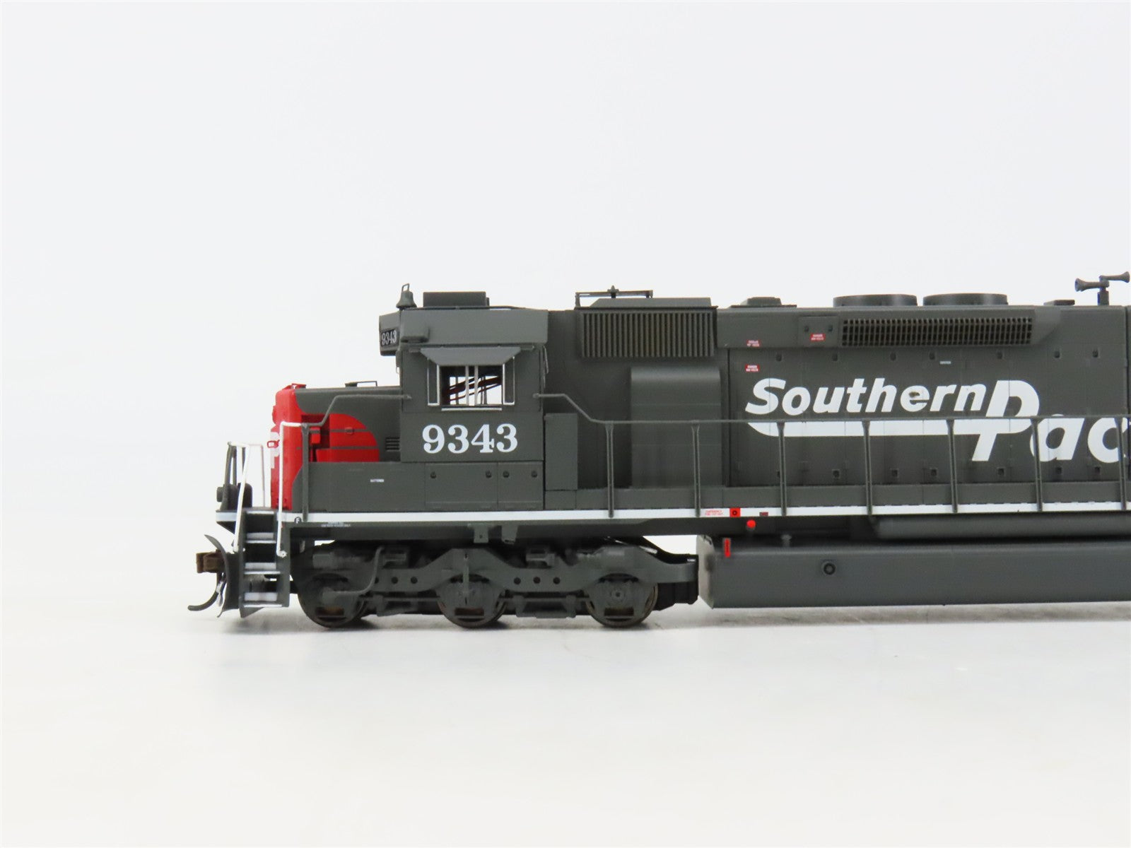 HO Scale Athearn ATH86973 SP Southern Pacific SD40T-2 Diesel #9343 wDCC & Sound