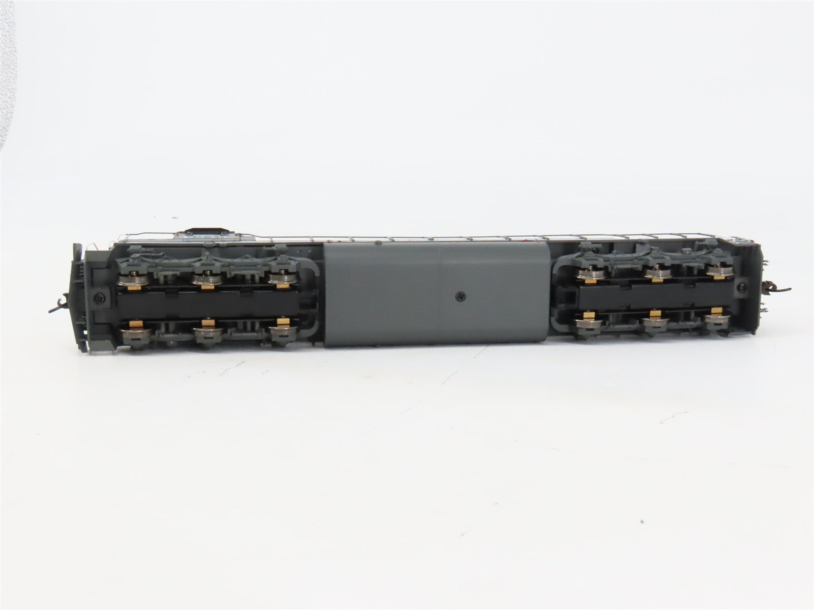 HO Scale Athearn ATH86973 SP Southern Pacific SD40T-2 Diesel #9343 wDCC & Sound