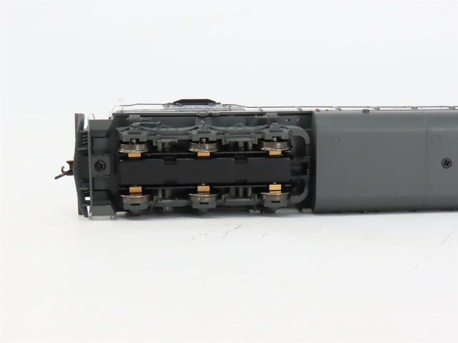 HO Scale Athearn ATH86973 SP Southern Pacific SD40T-2 Diesel #9343 wDCC & Sound