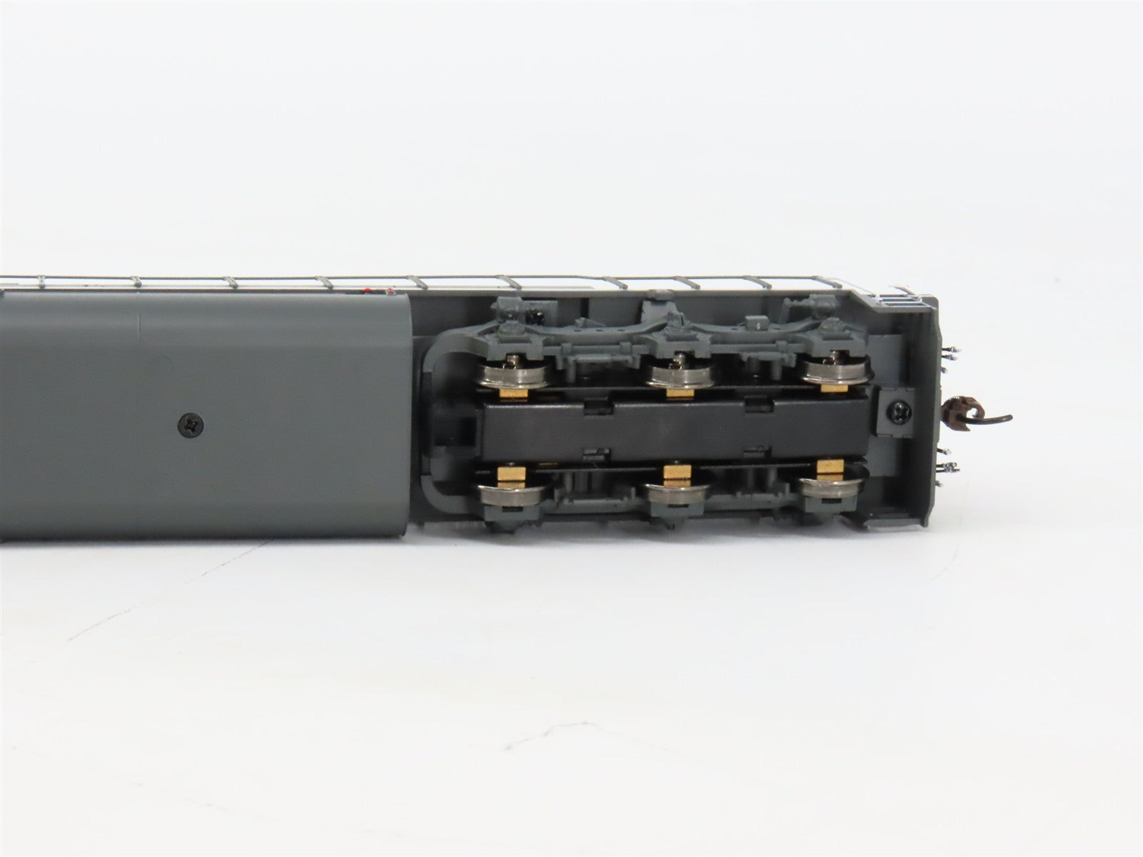 HO Scale Athearn ATH86973 SP Southern Pacific SD40T-2 Diesel #9343 wDCC & Sound