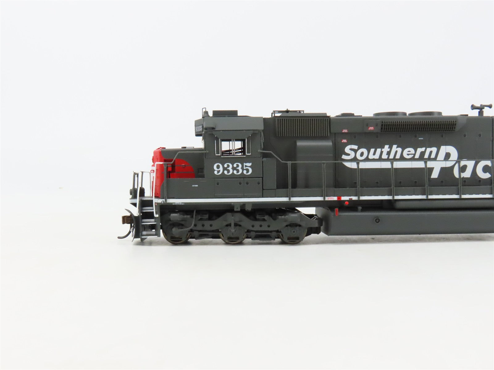 HO Scale Athearn ATH86972 SP Southern Pacific SD45T-2 Diesel #9335 wDCC & Sound