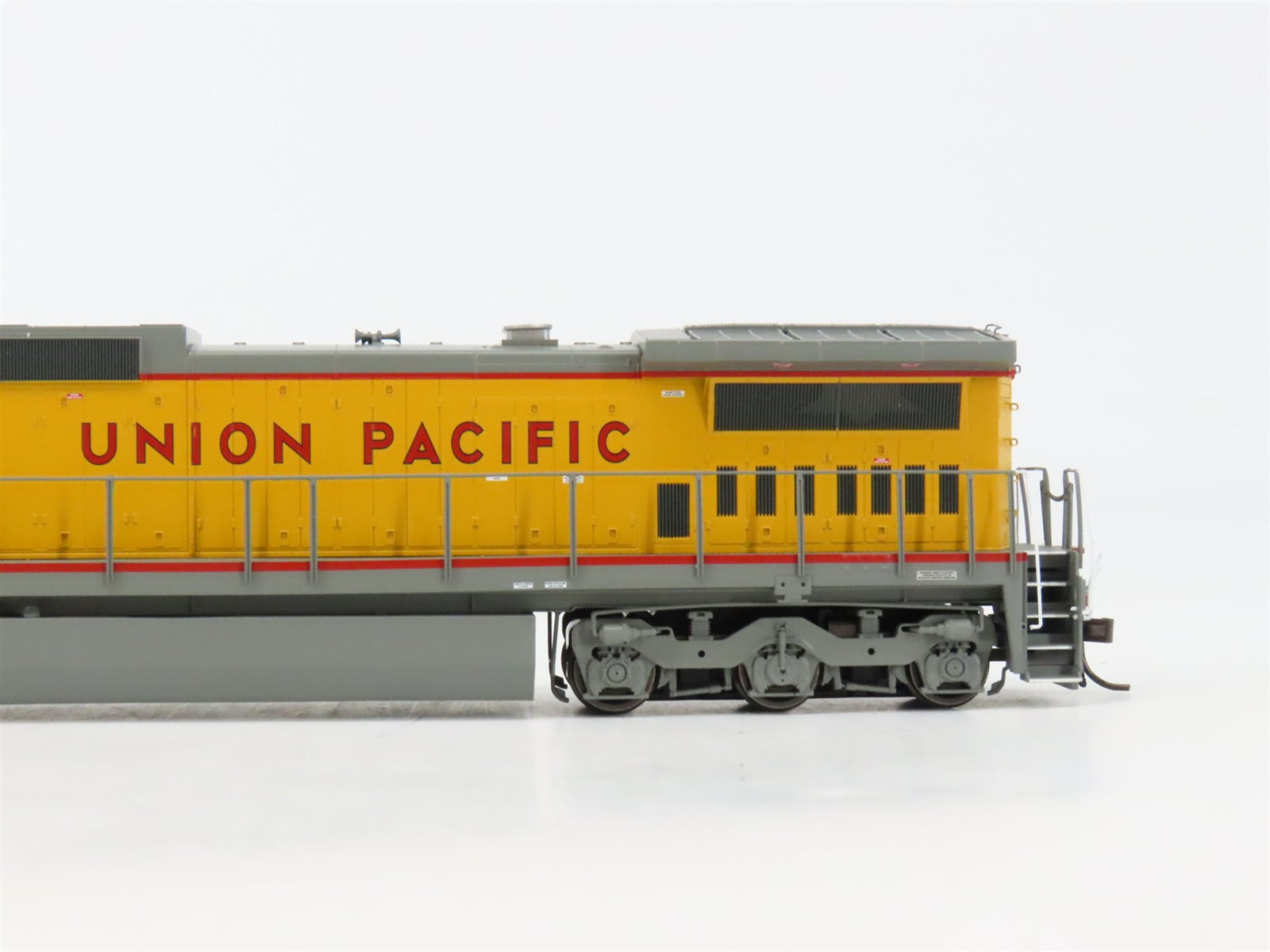 HO Scale Atlas 10004216 UP Union Pacific Dash 8-40C Diesel #9129 wDCC & Sound