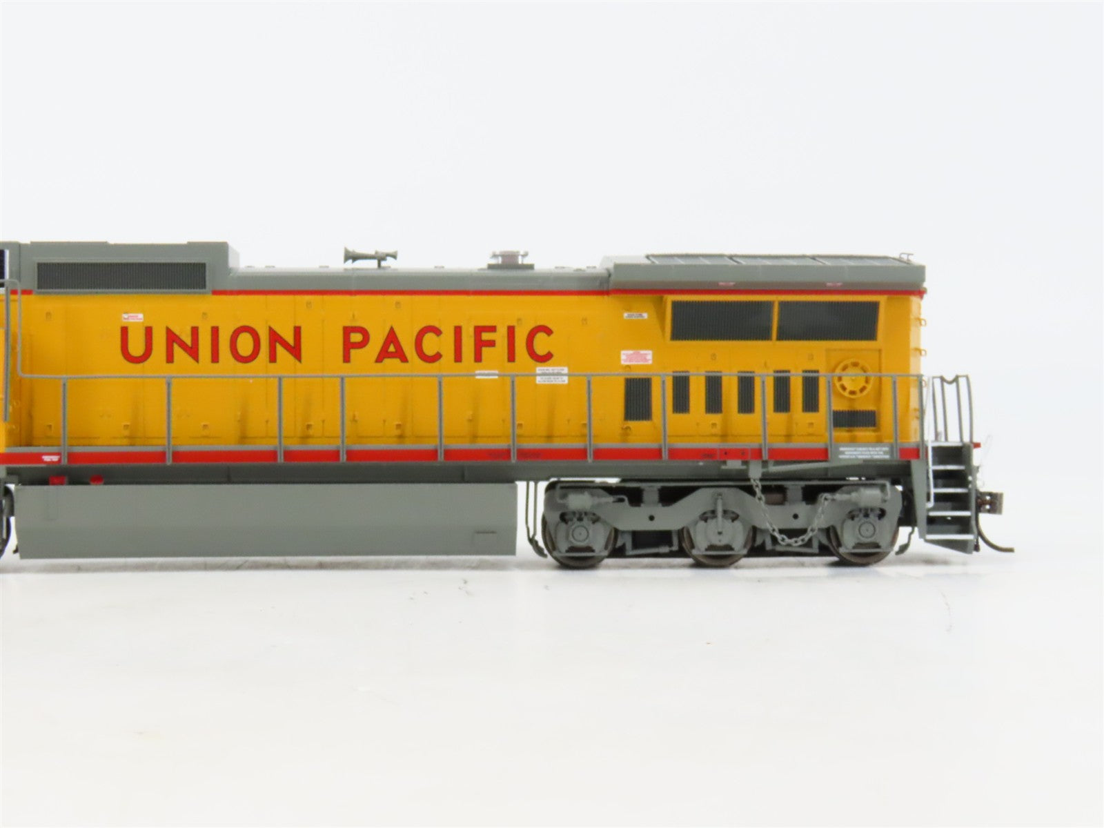 HO Scale Atlas 10004516 UP Union Pacific Dash 8-41CW Diesel #9439 wDCC & Sound