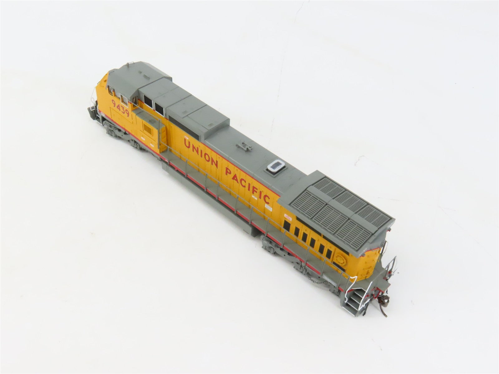 HO Scale Atlas 10004516 UP Union Pacific Dash 8-41CW Diesel #9439 wDCC & Sound