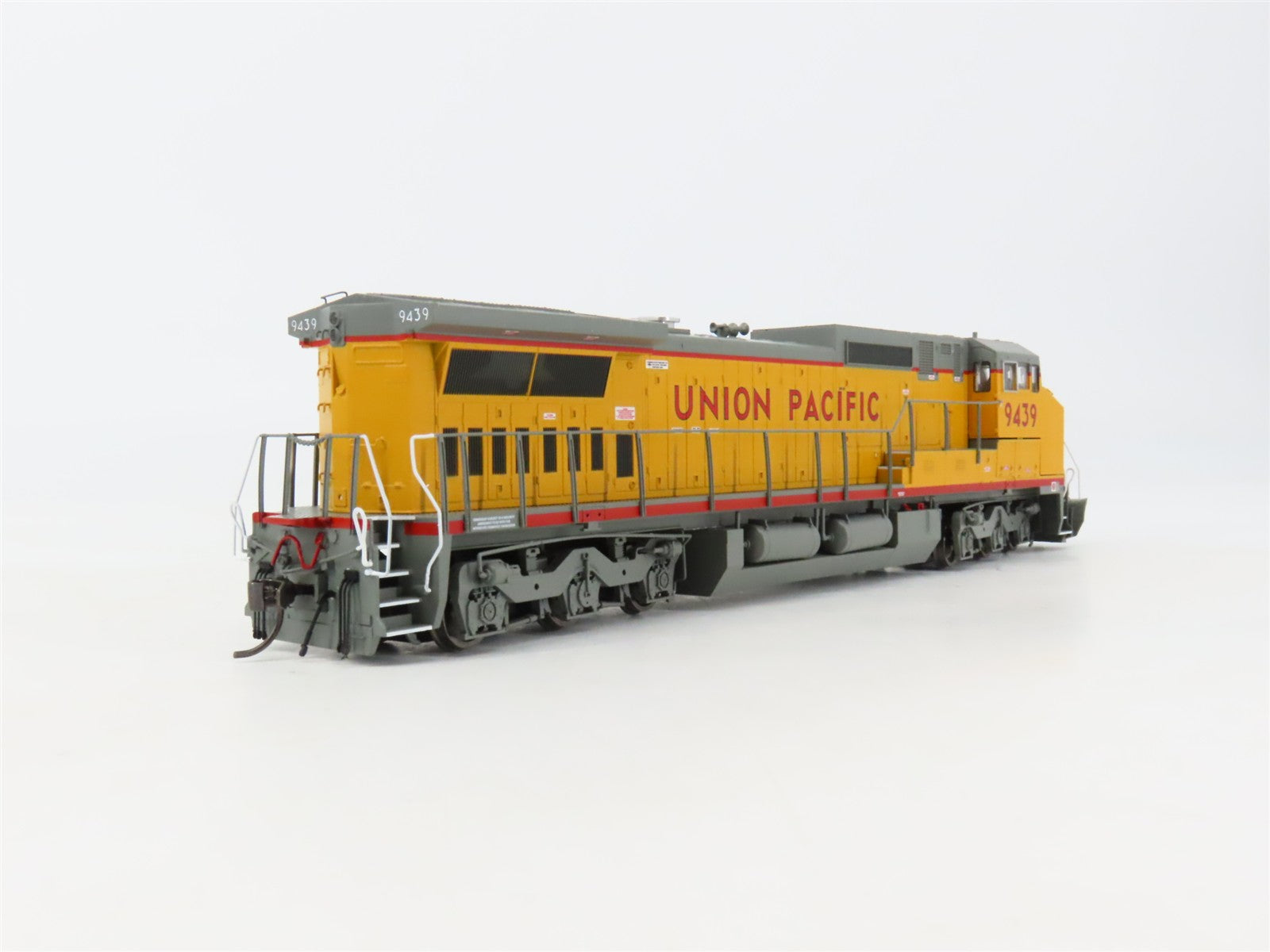 HO Scale Atlas 10004516 UP Union Pacific Dash 8-41CW Diesel #9439 wDCC & Sound