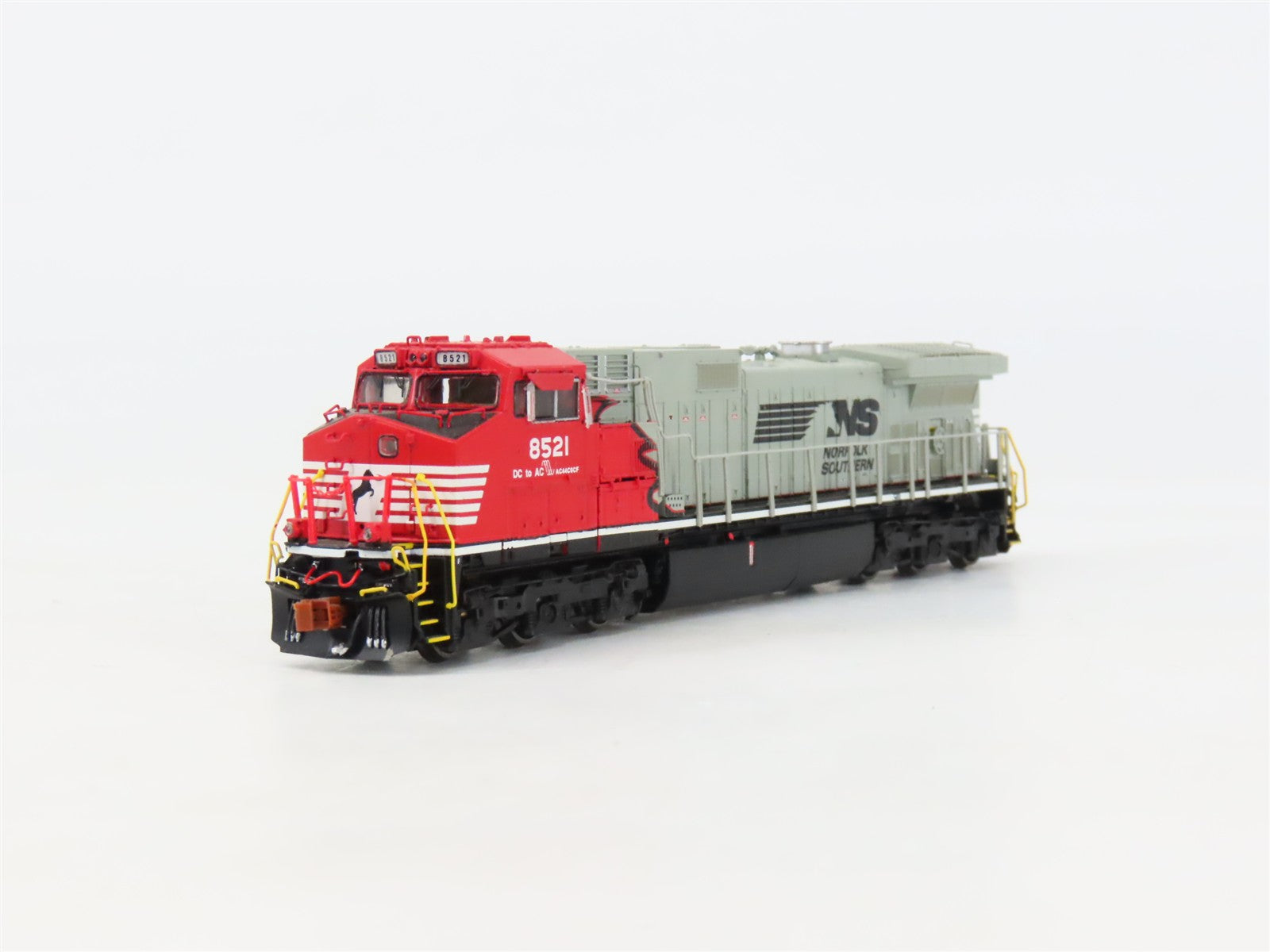 N Scaletrains.com SXT32977 NS Norfolk Southern C44-9W Diesel Locomotive #8521