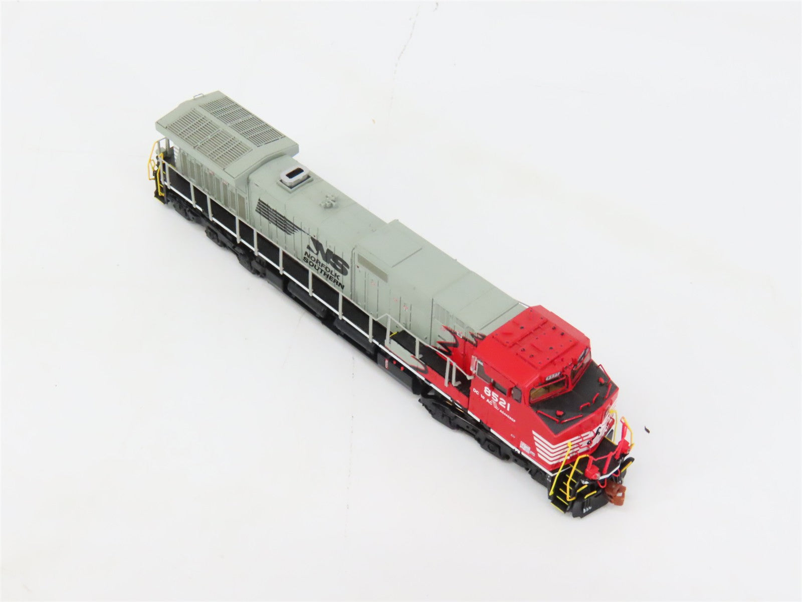 N Scaletrains.com SXT32977 NS Norfolk Southern C44-9W Diesel Locomotive #8521