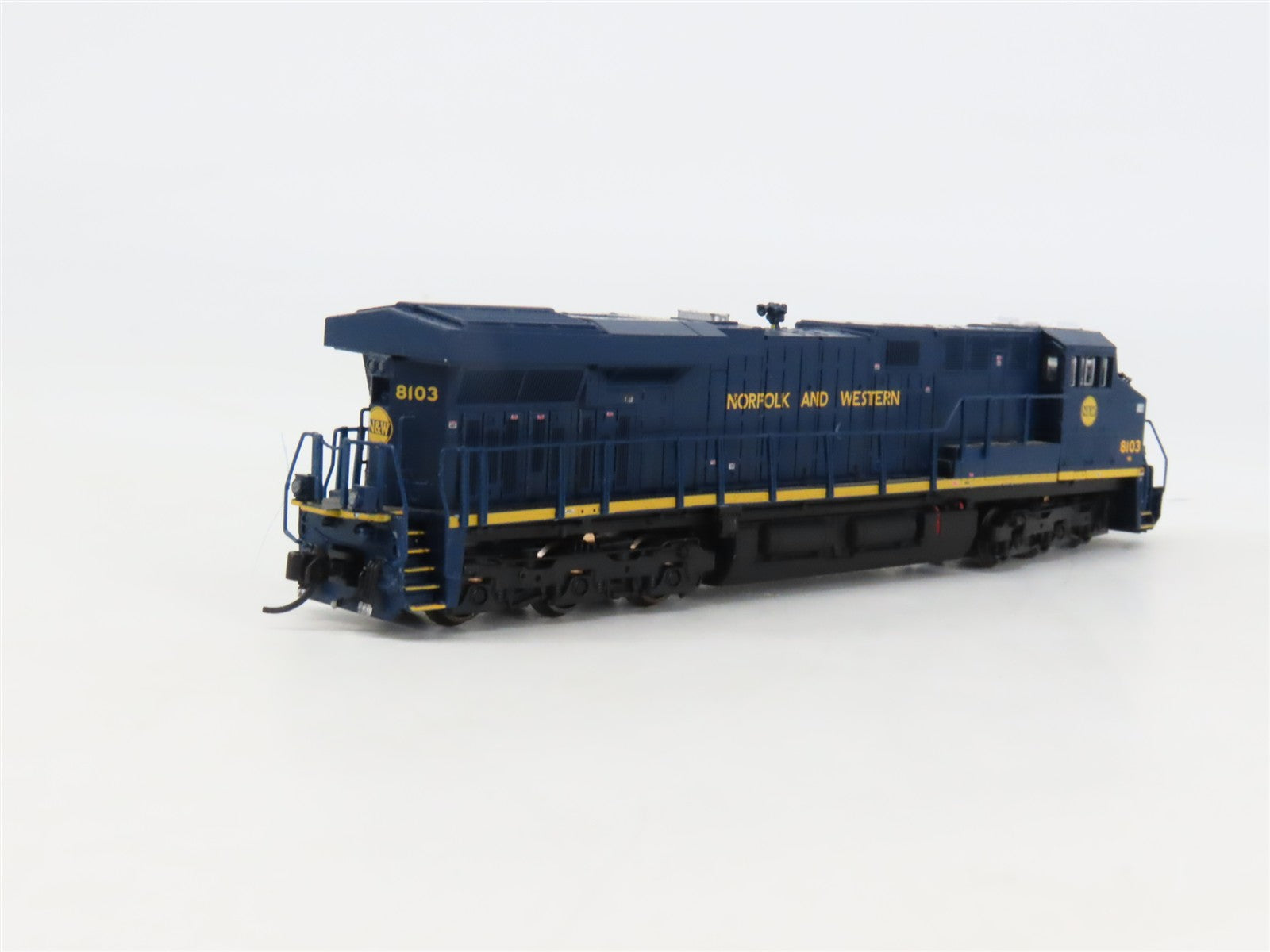 N Broadway Limited BLI 3547 NS Norfolk Western Heritage ES44AC Diesel #8103 wDCC