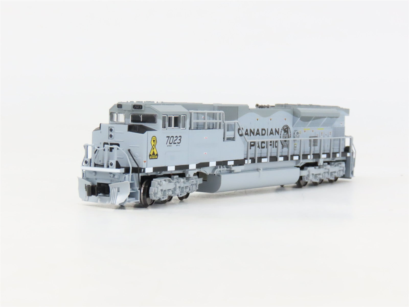 N Scale Kato 176-8544 CP Canadian Pacific SD70ACU Diesel Locomotive #7023