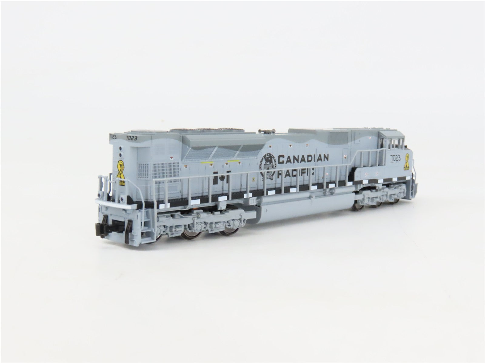 N Scale Kato 176-8544 CP Canadian Pacific SD70ACU Diesel Locomotive #7023