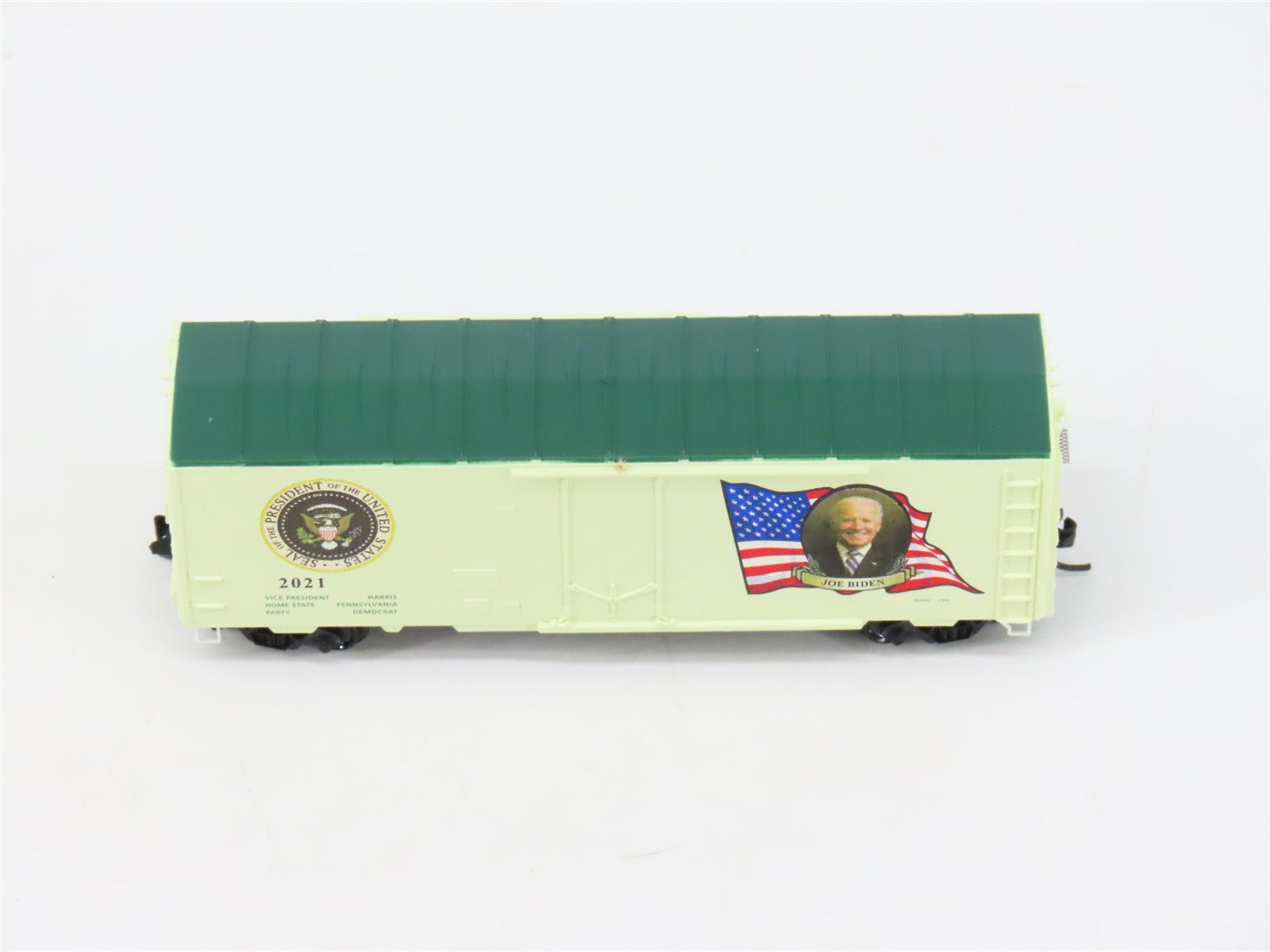 N Scale Micro-Trains MTL 07400146 Joe Biden Presidential Boxcar #2021 wPin