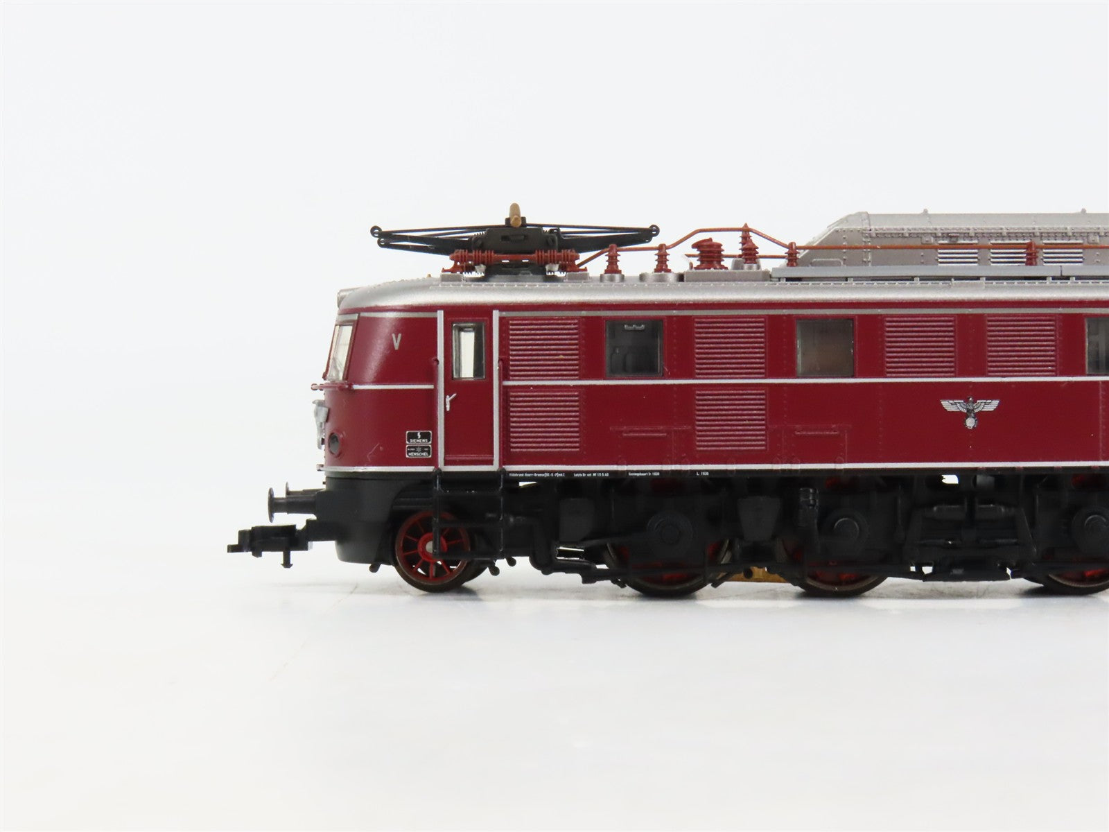 HO Scale Trix 22708 Deutsche Bundesbahn E 19 Electric #E 19 11 DC