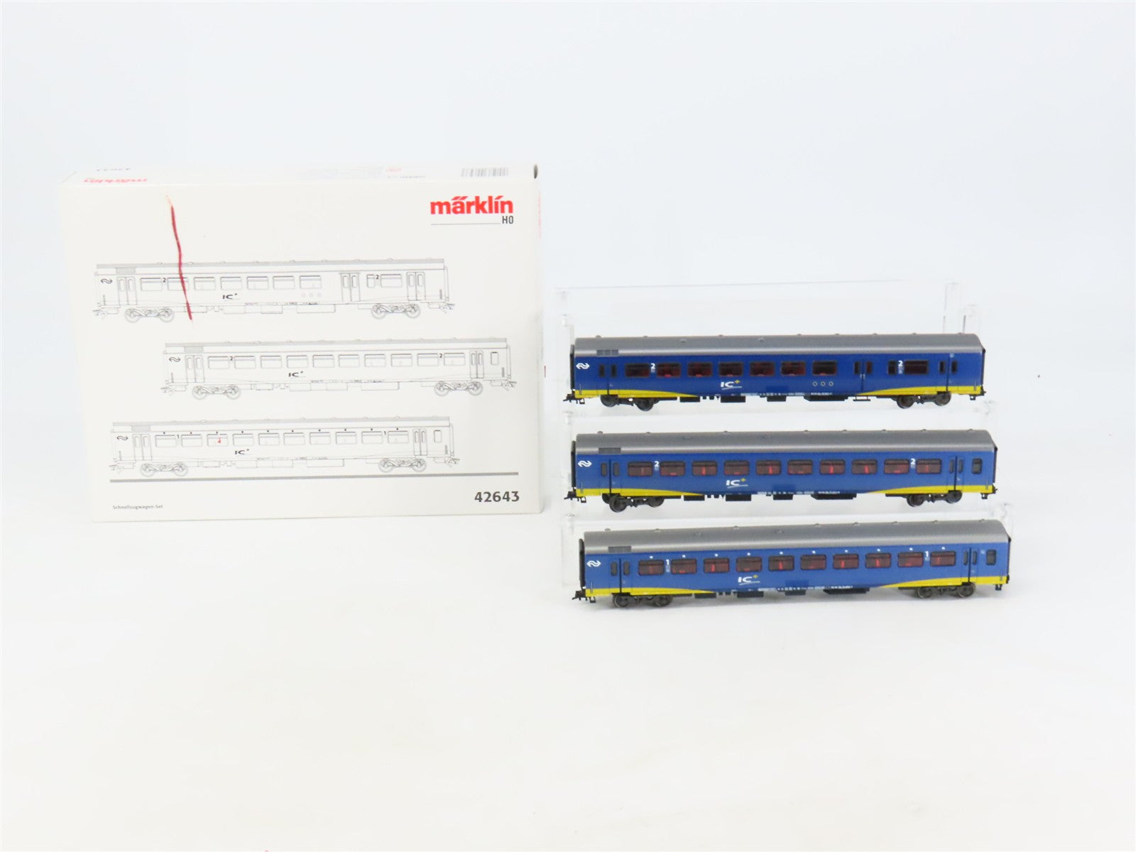 HO Scale Marklin 42643 NS Dutch Railways Express Passenger 3-Car Set