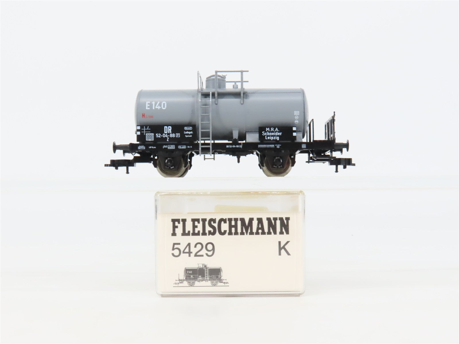 HO Scale Fleischmann 5429K DR Deutsche Reichbahn Tankcar #52-04-88