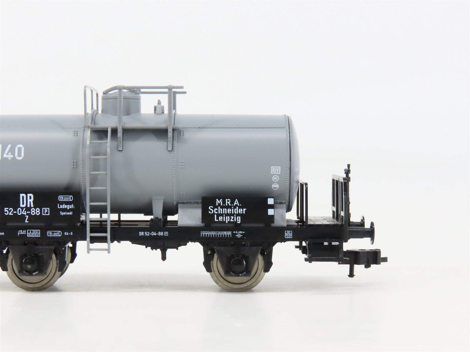 HO Scale Fleischmann 5429K DR Deutsche Reichbahn Tankcar #52-04-88