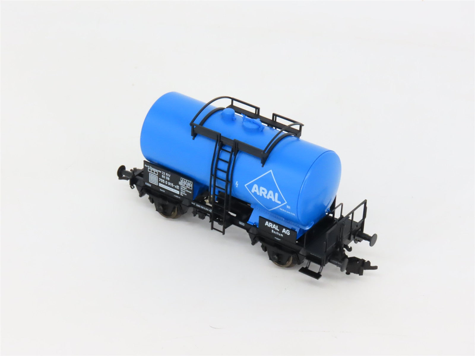 HO Scale Fleischmann 5413K ARAL AG Tankcar #915-9