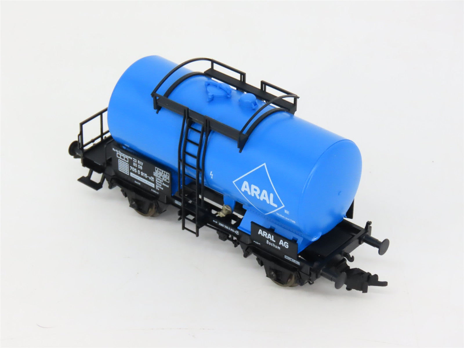 HO Scale Fleischmann 5413K ARAL AG Tankcar #915-9