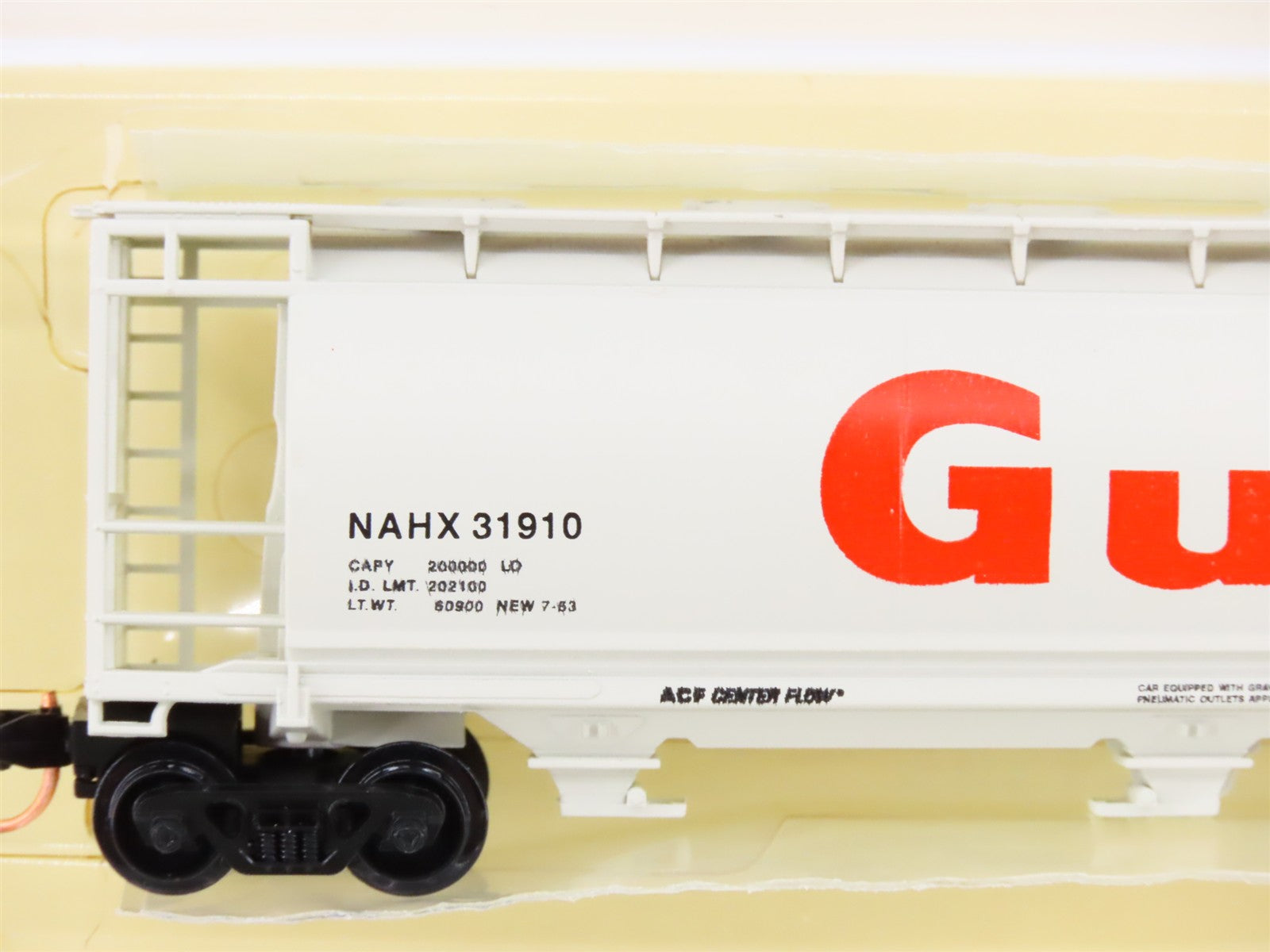 N Scale Bowser 37252 NAHX Gulf 3-Bay Covered Hopper 31910